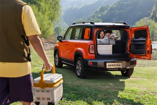Baojun Yep Plus 54 kWh trunk view
