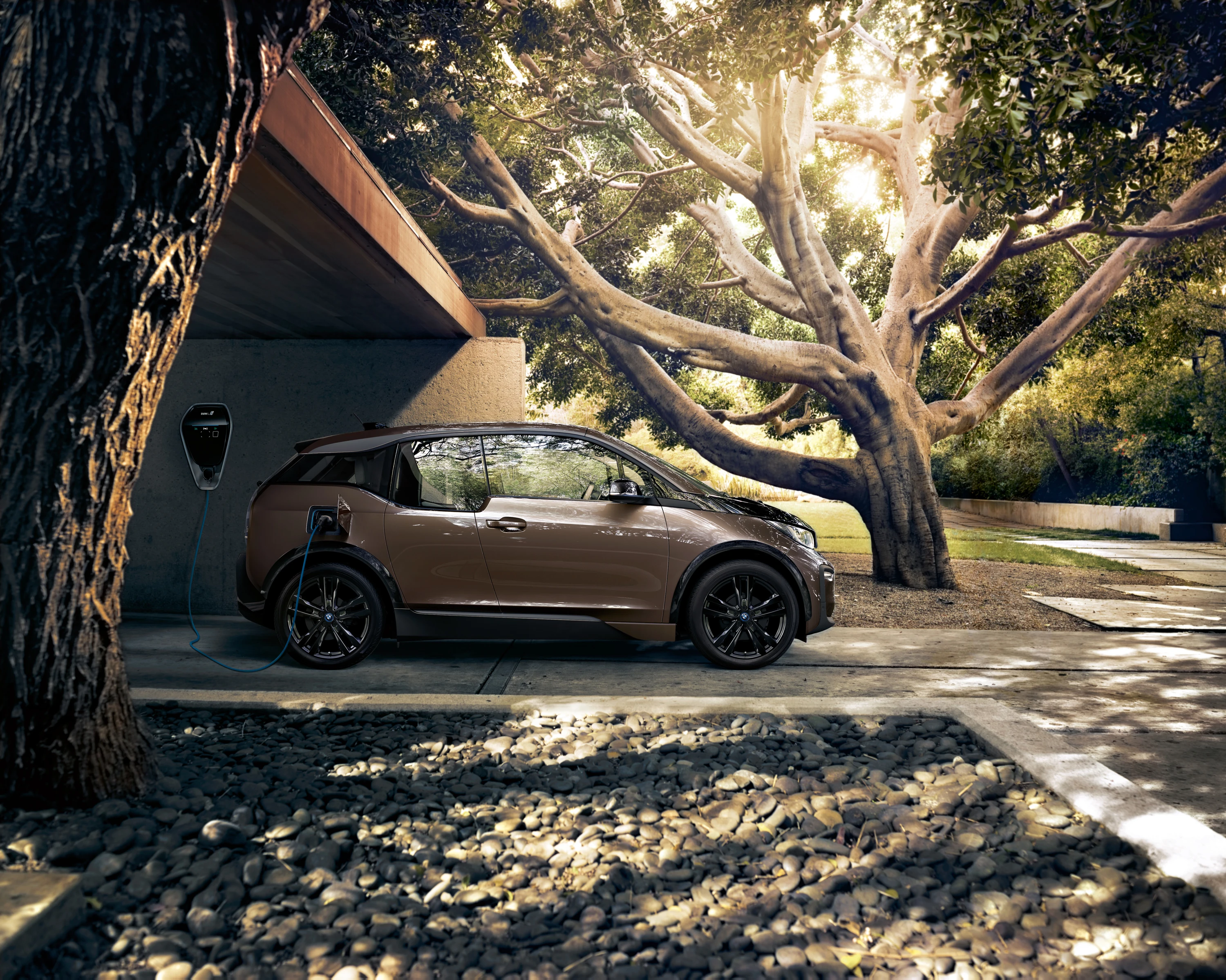BMW i3 120 Ah exterior view