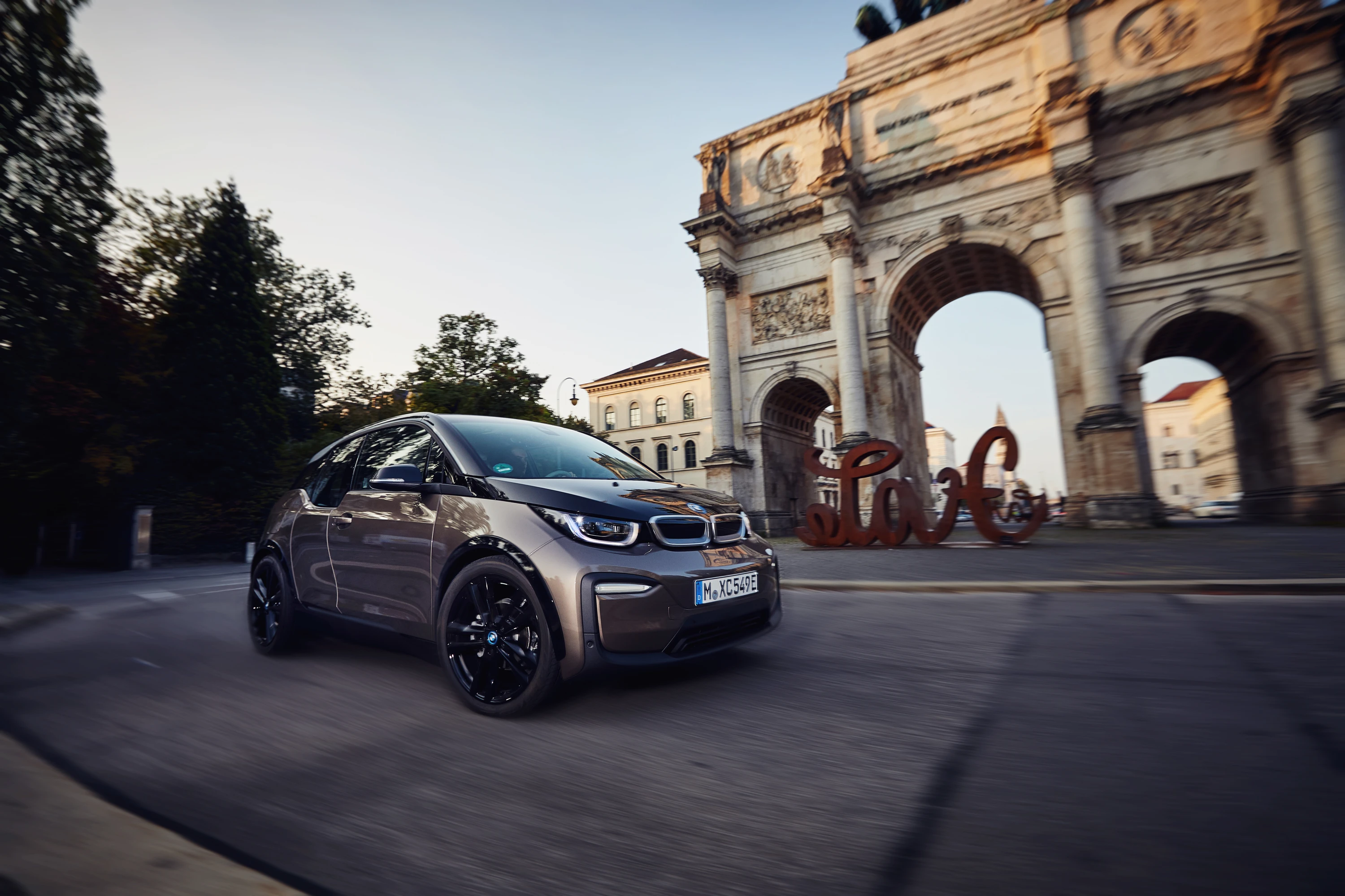 BMW i3 120 Ah exterior view