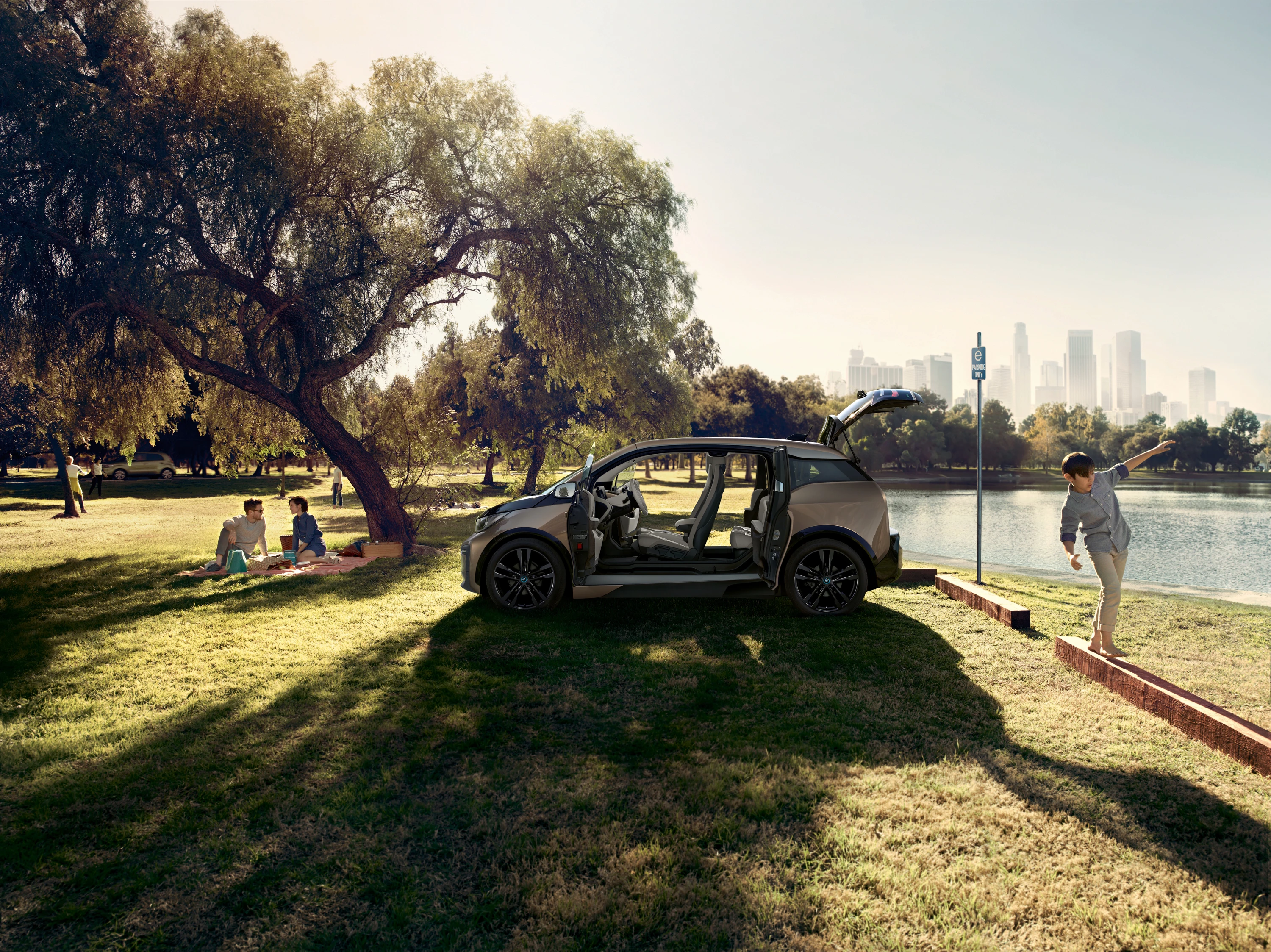 BMW i3 120 Ah lifestyle view