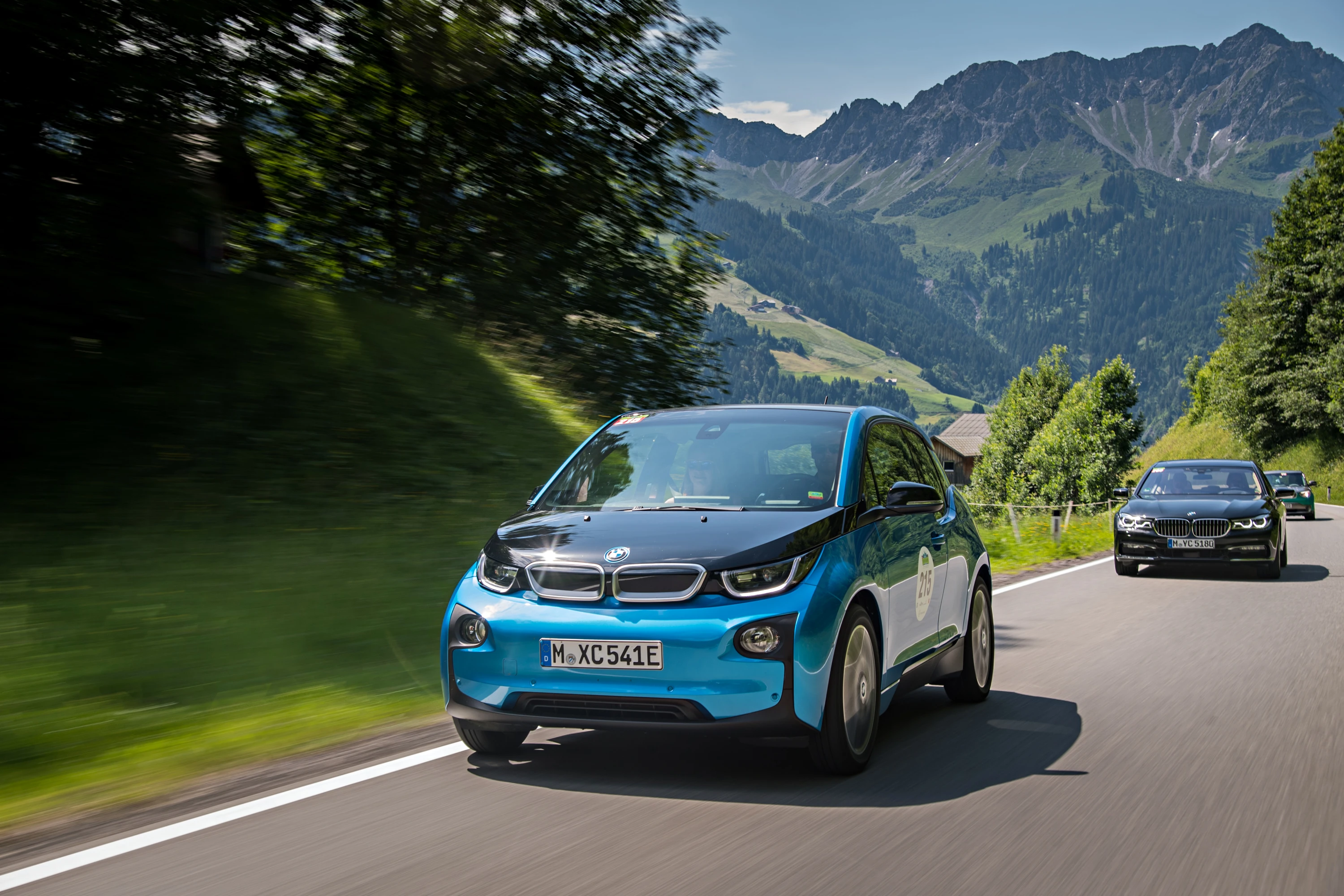 BMW i3 94 Ah exterior view