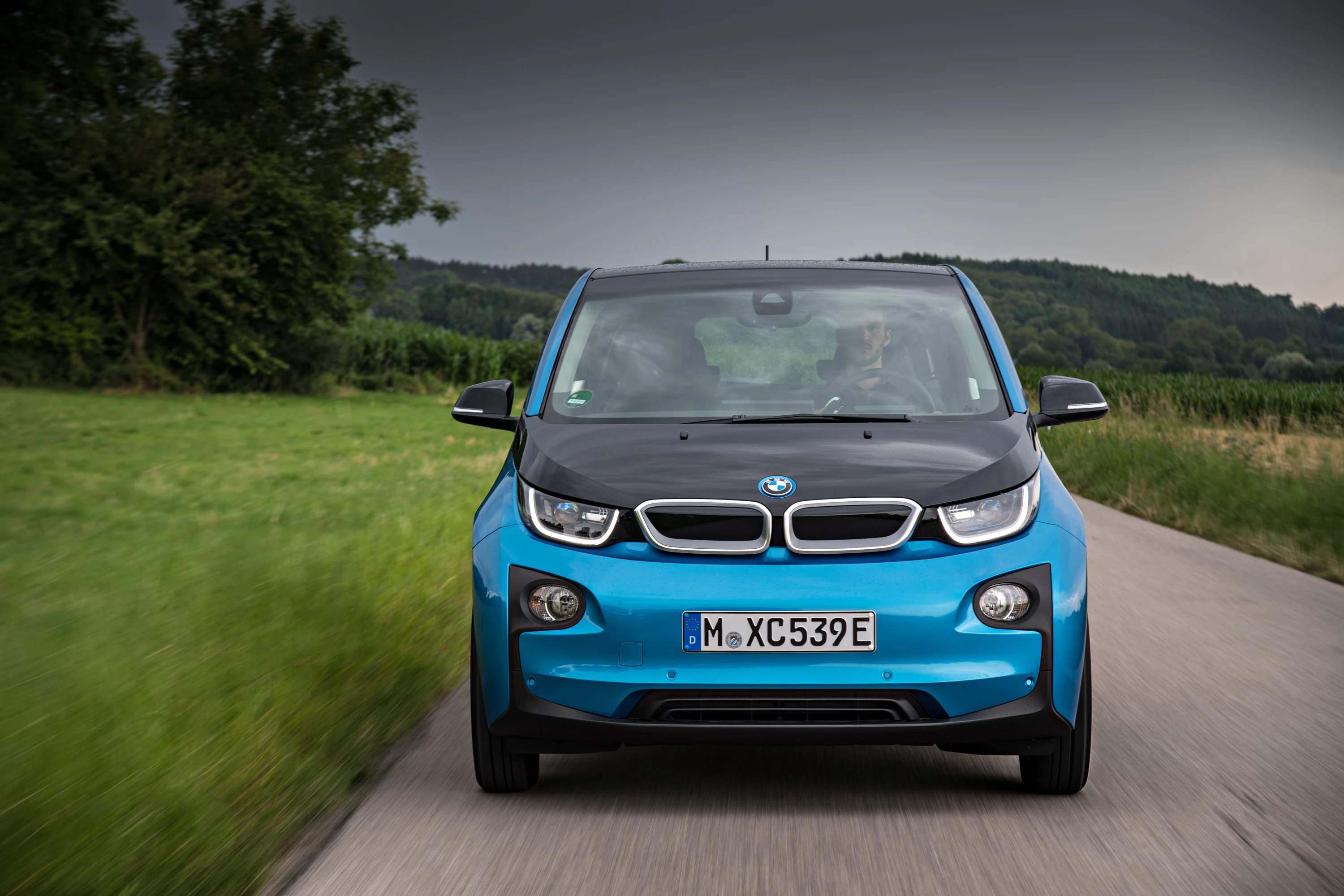 BMW i3 94 Ah exterior view