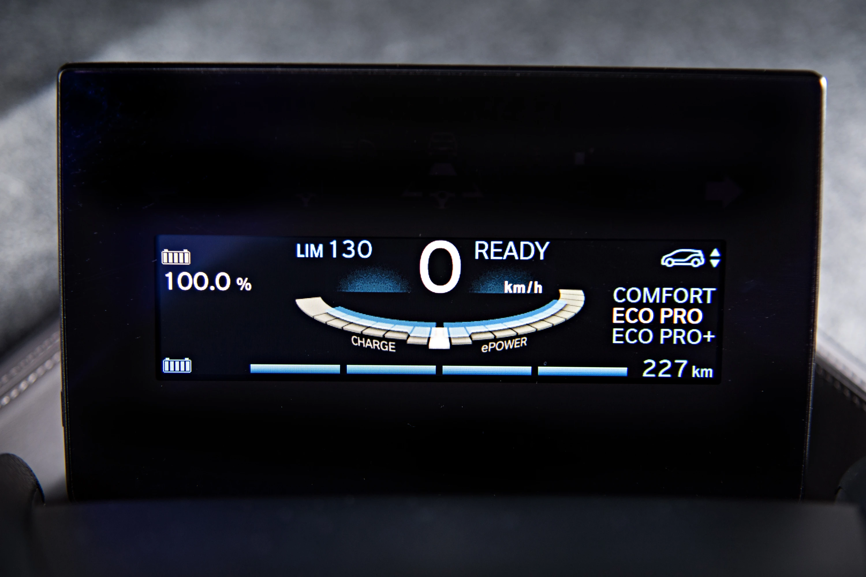 BMW i3 94 Ah screens view