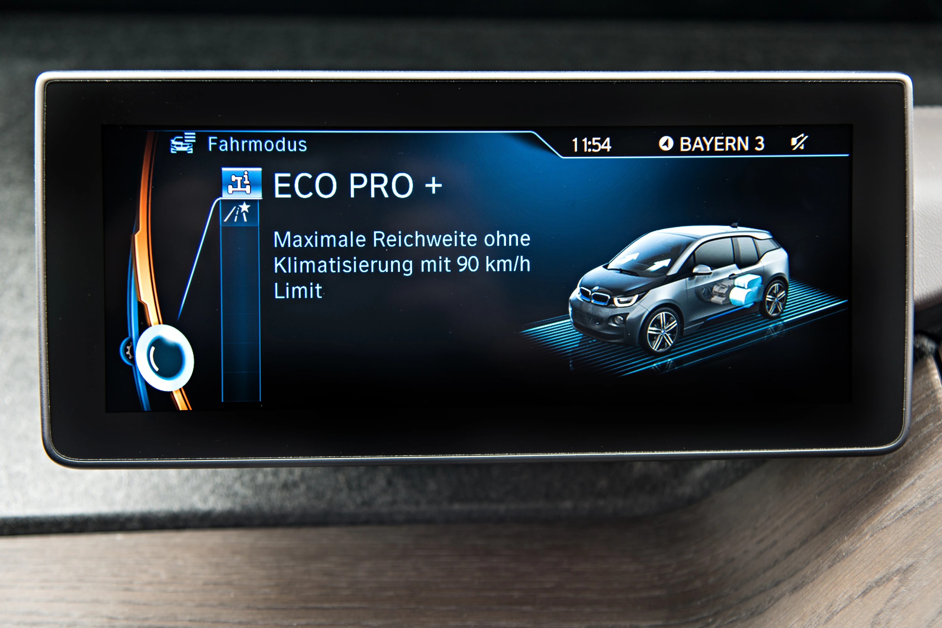 BMW i3 94 Ah screens view