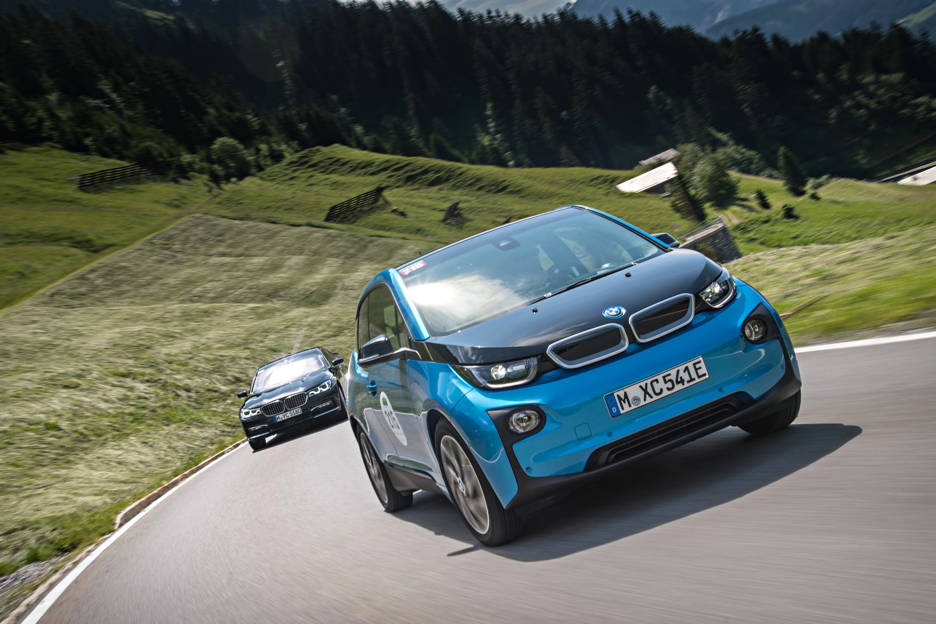 BMW i3 94 Ah exterior view