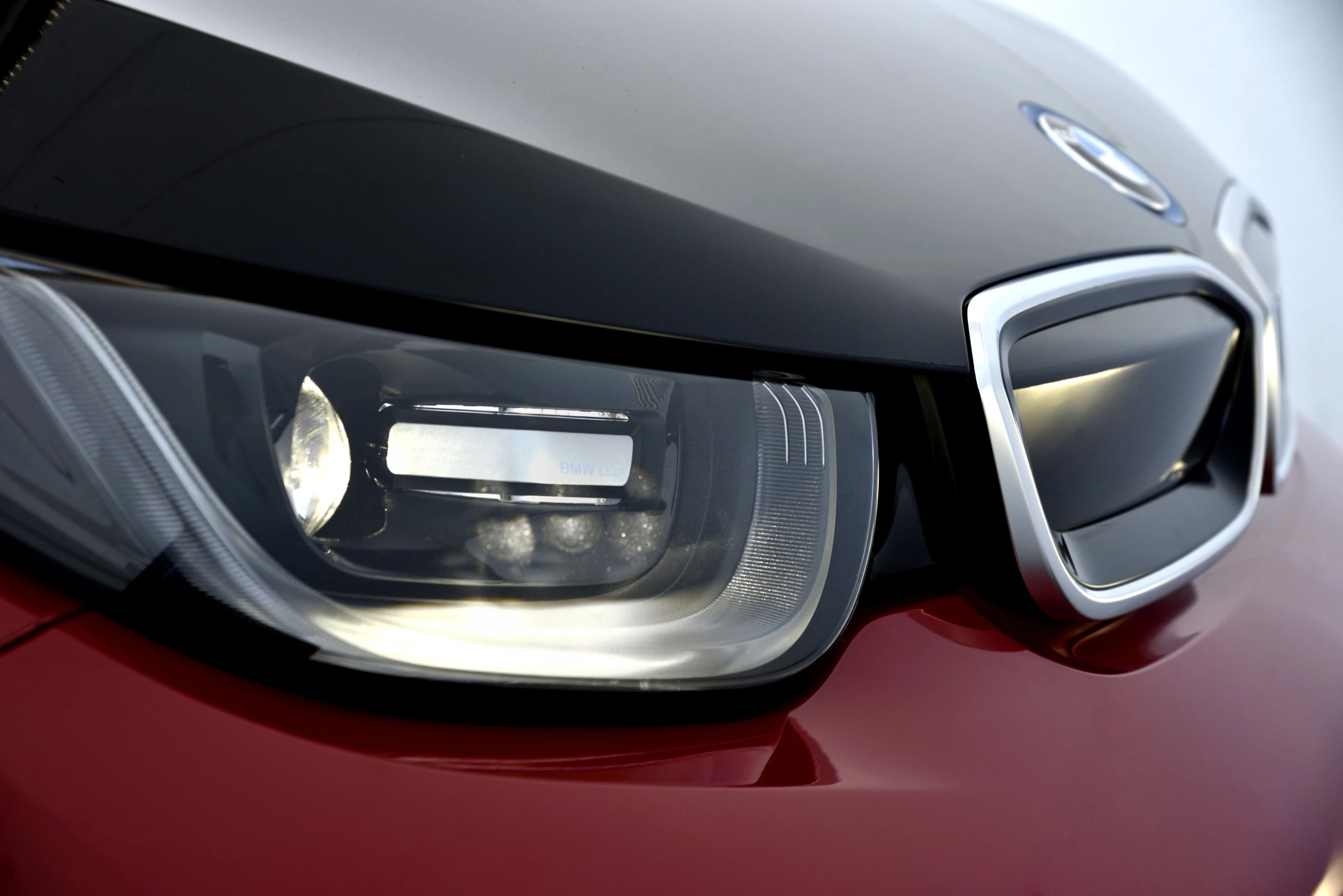 BMW i3s 120 Ah headlights view