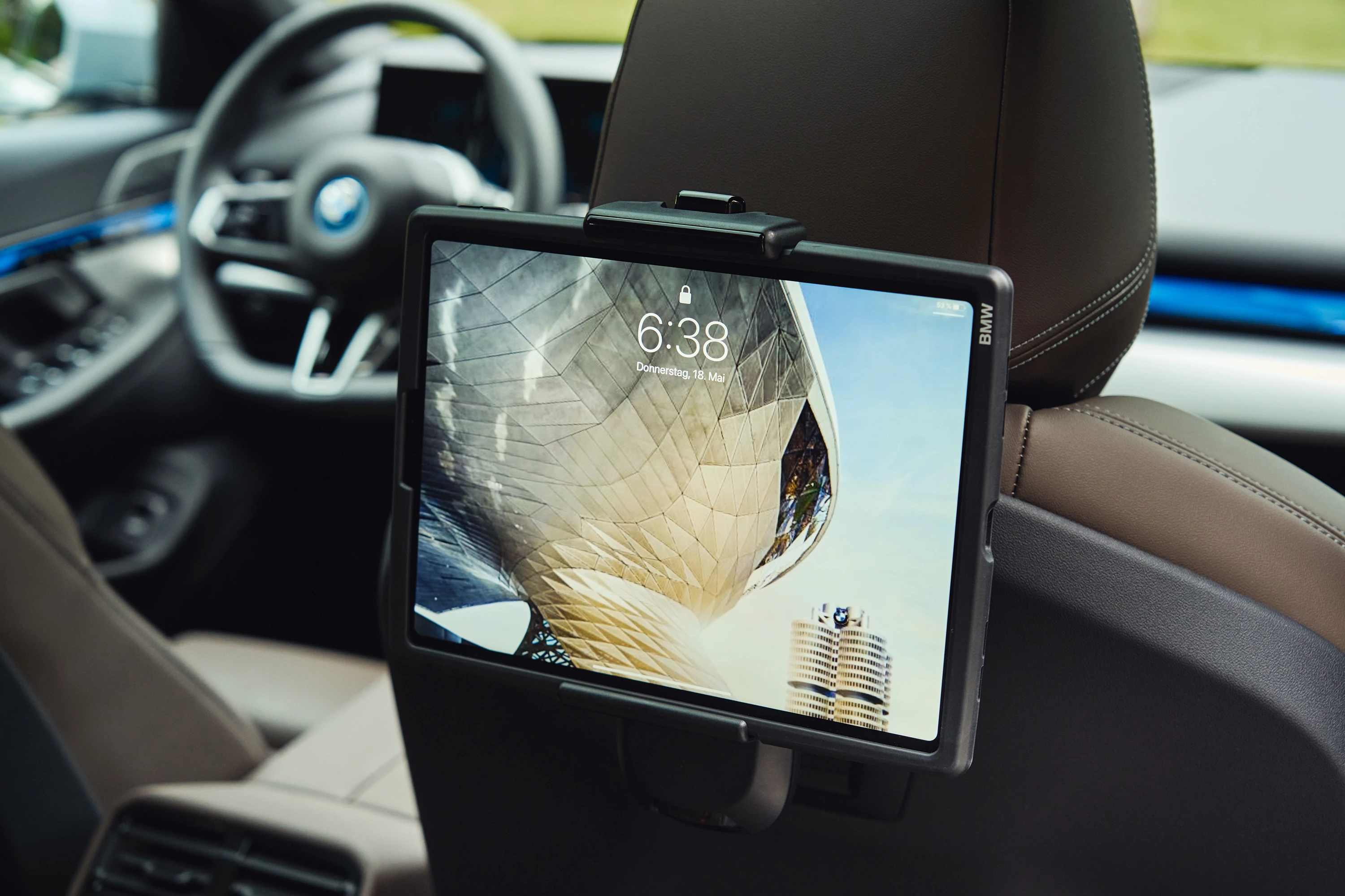 BMW i5 M60 xDrive rearseatentertainment view