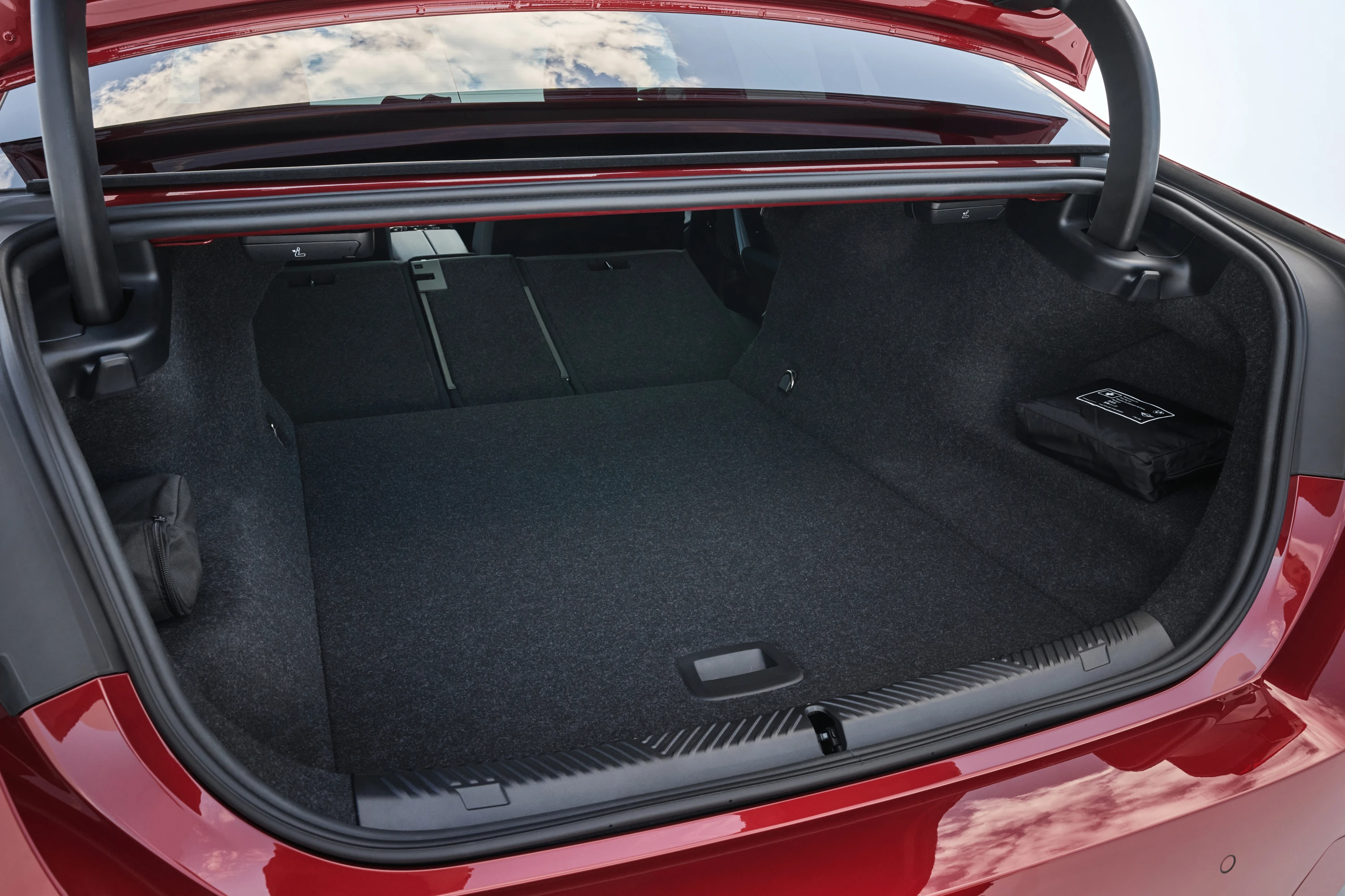 BMW i5 M60 xDrive trunk view