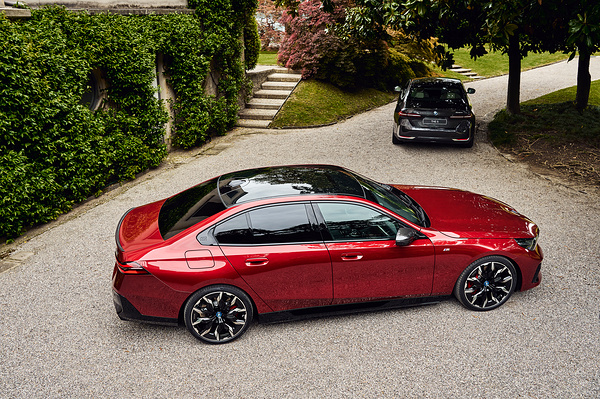 BMW i5 M60 xDrive exterior view