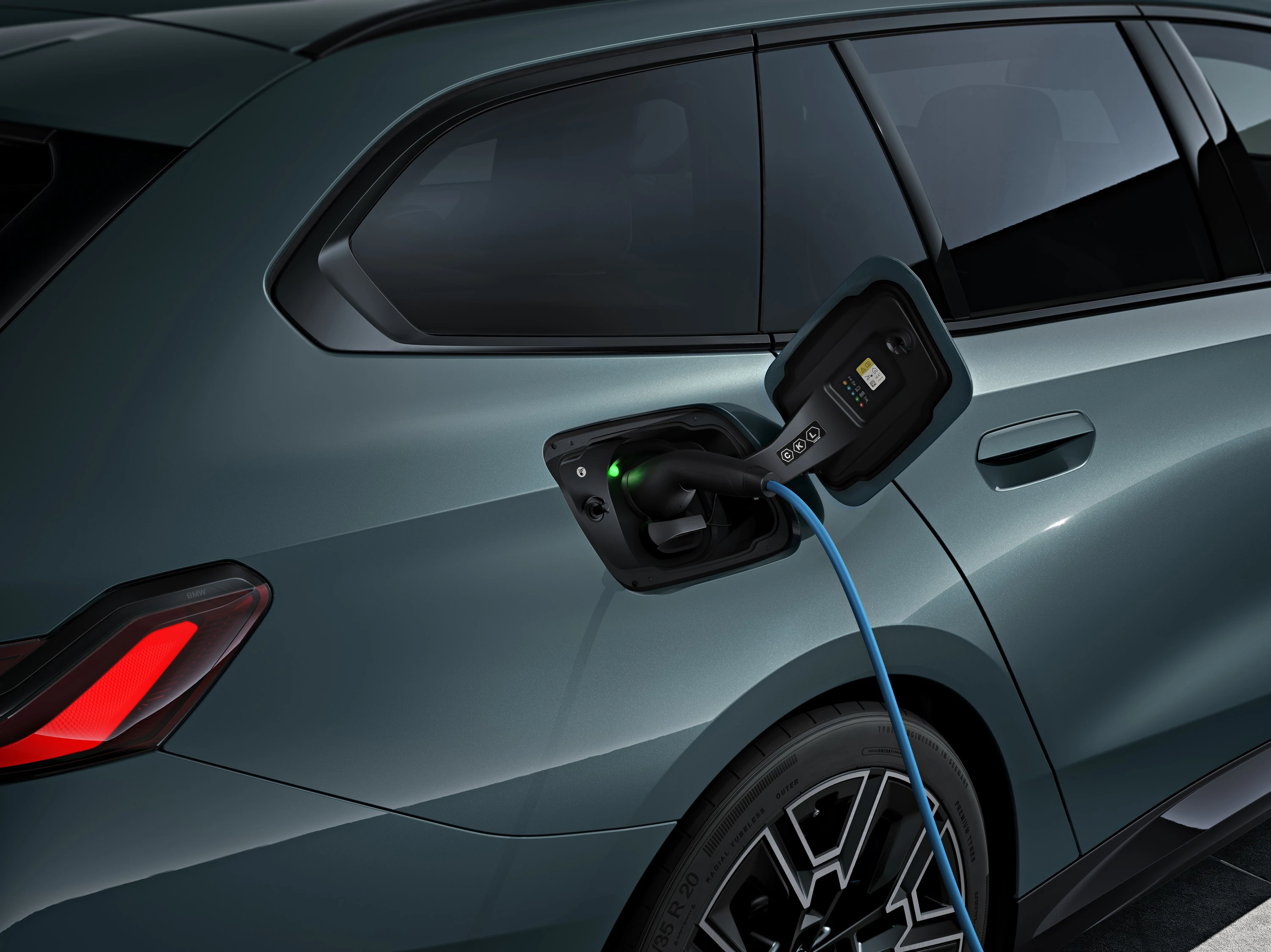 BMW i5 M60 xDrive Touring chargeport view