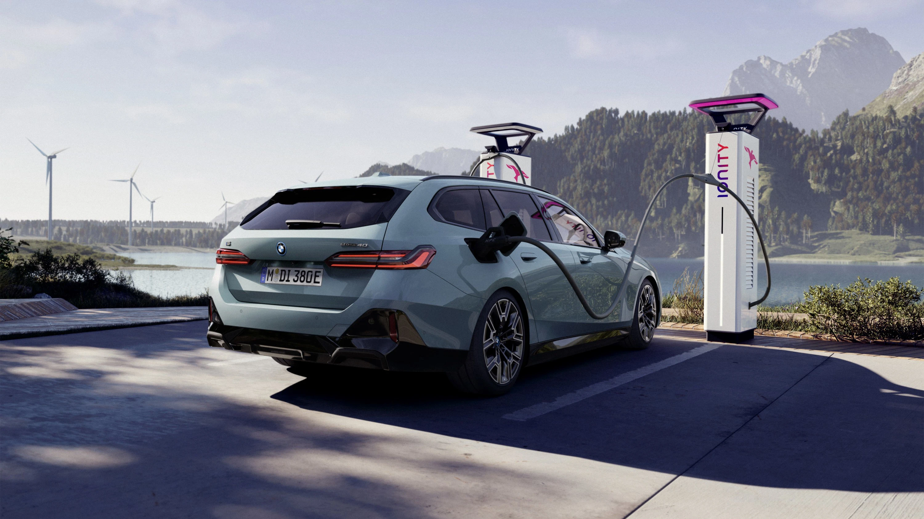 BMW i5 xDrive40 Touring charging view