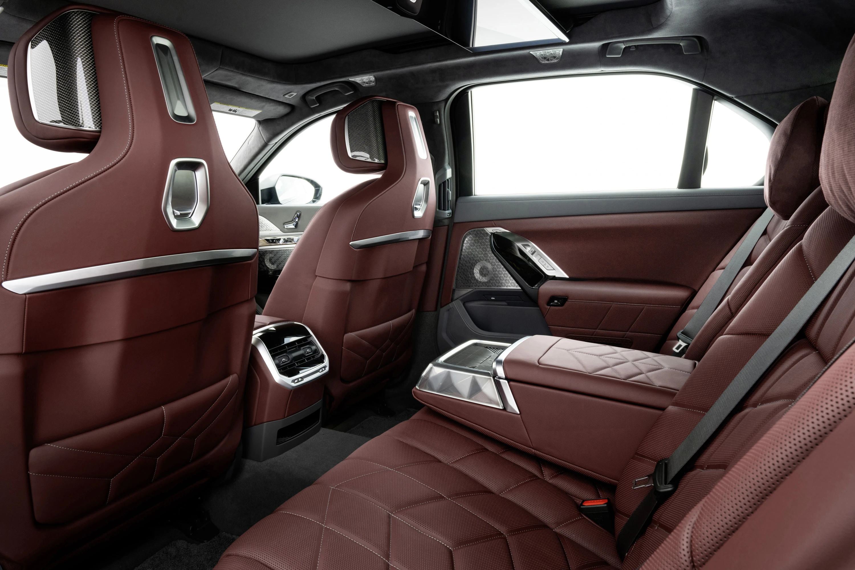 BMW i7 eDrive50 (GEN1) secondrowseats view