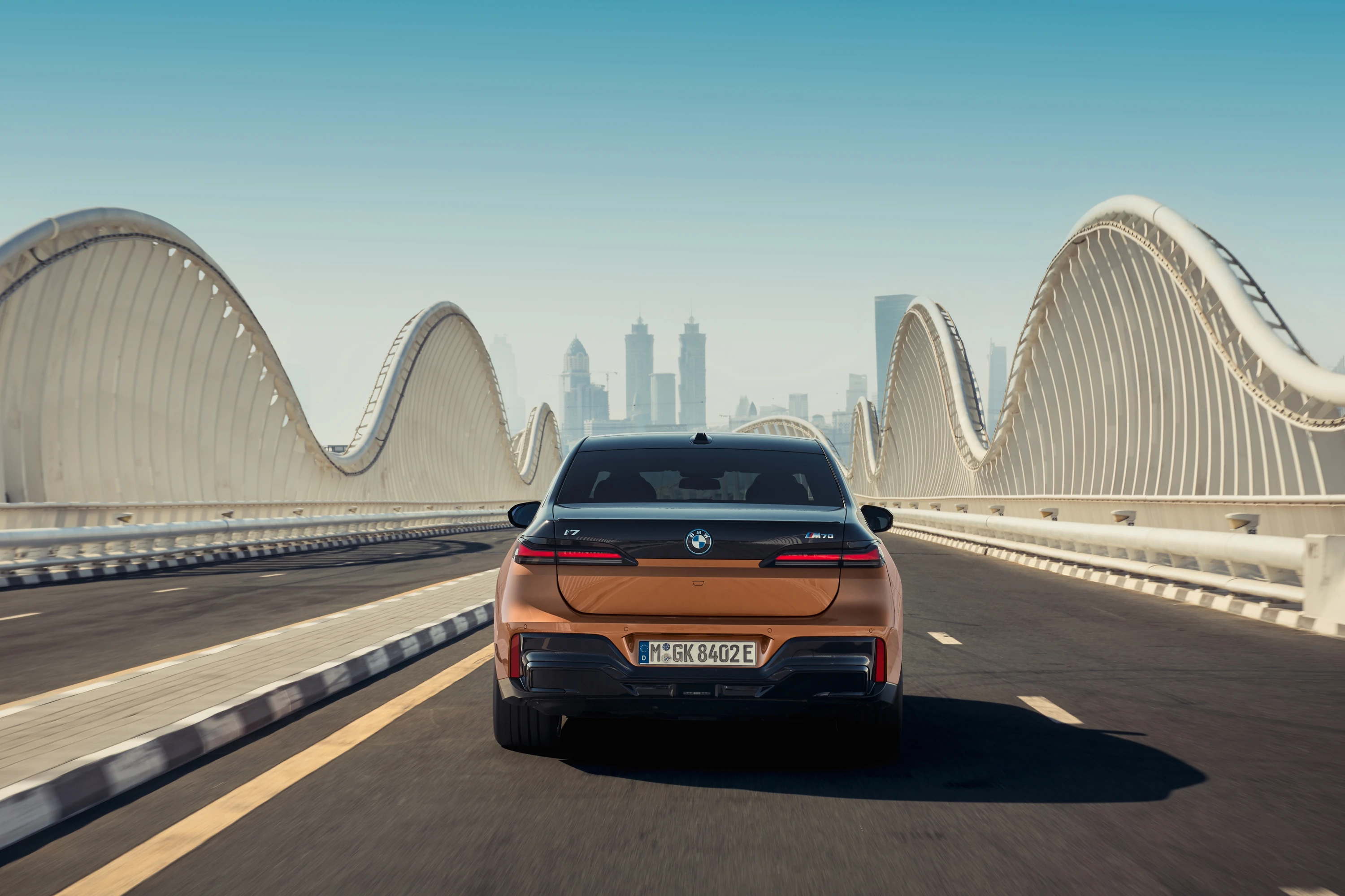 BMW i7 M70 xDrive (GEN1) exterior view