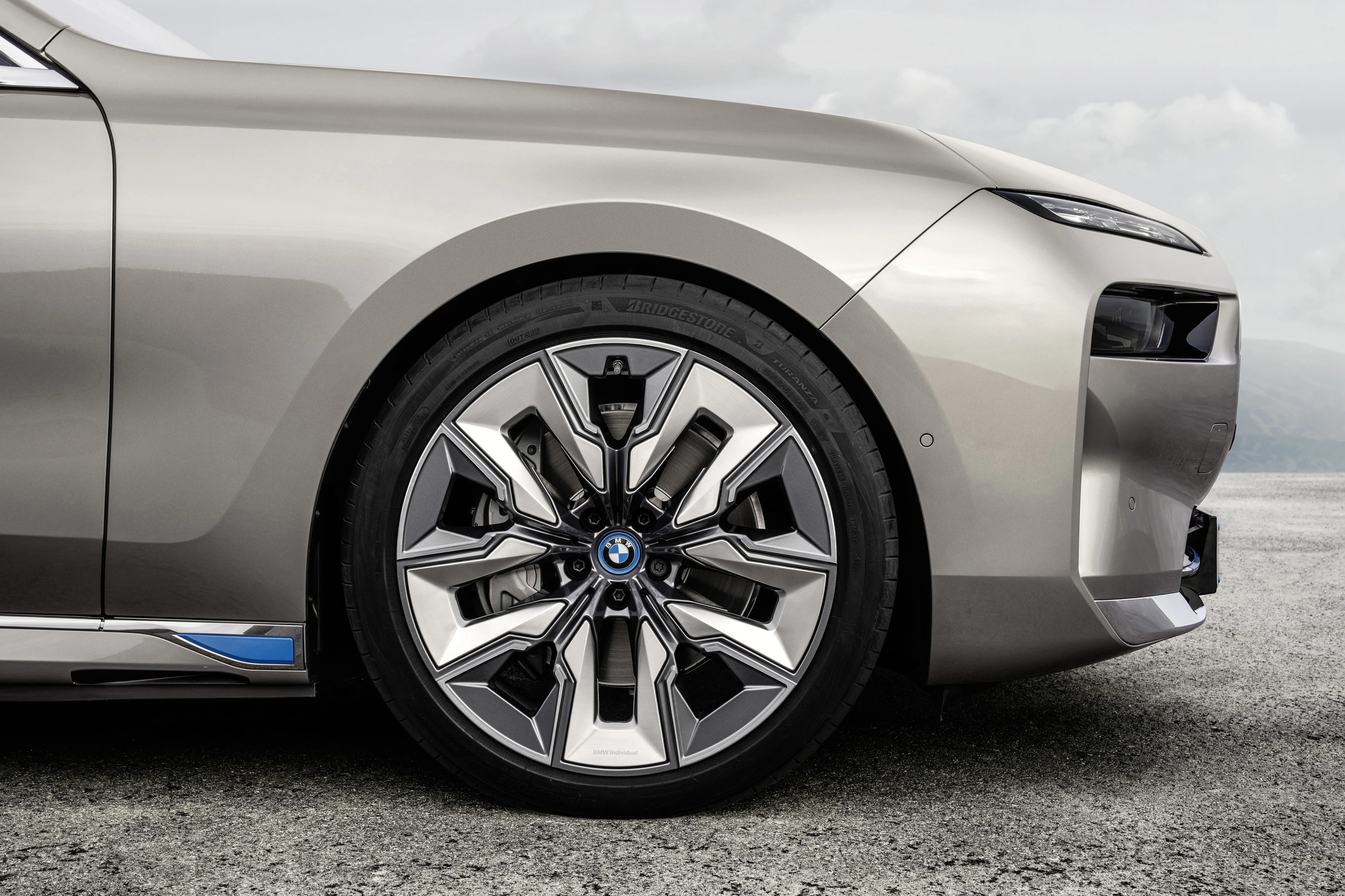 BMW i7 xDrive60 (GEN1) wheels view