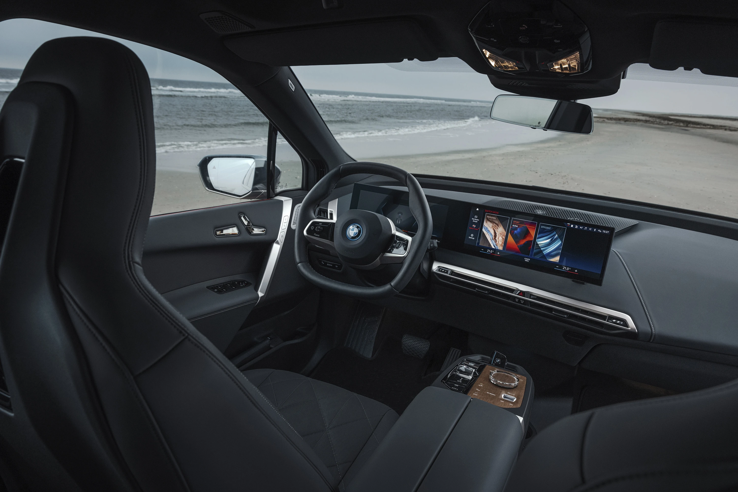 BMW iX M60 screens view
