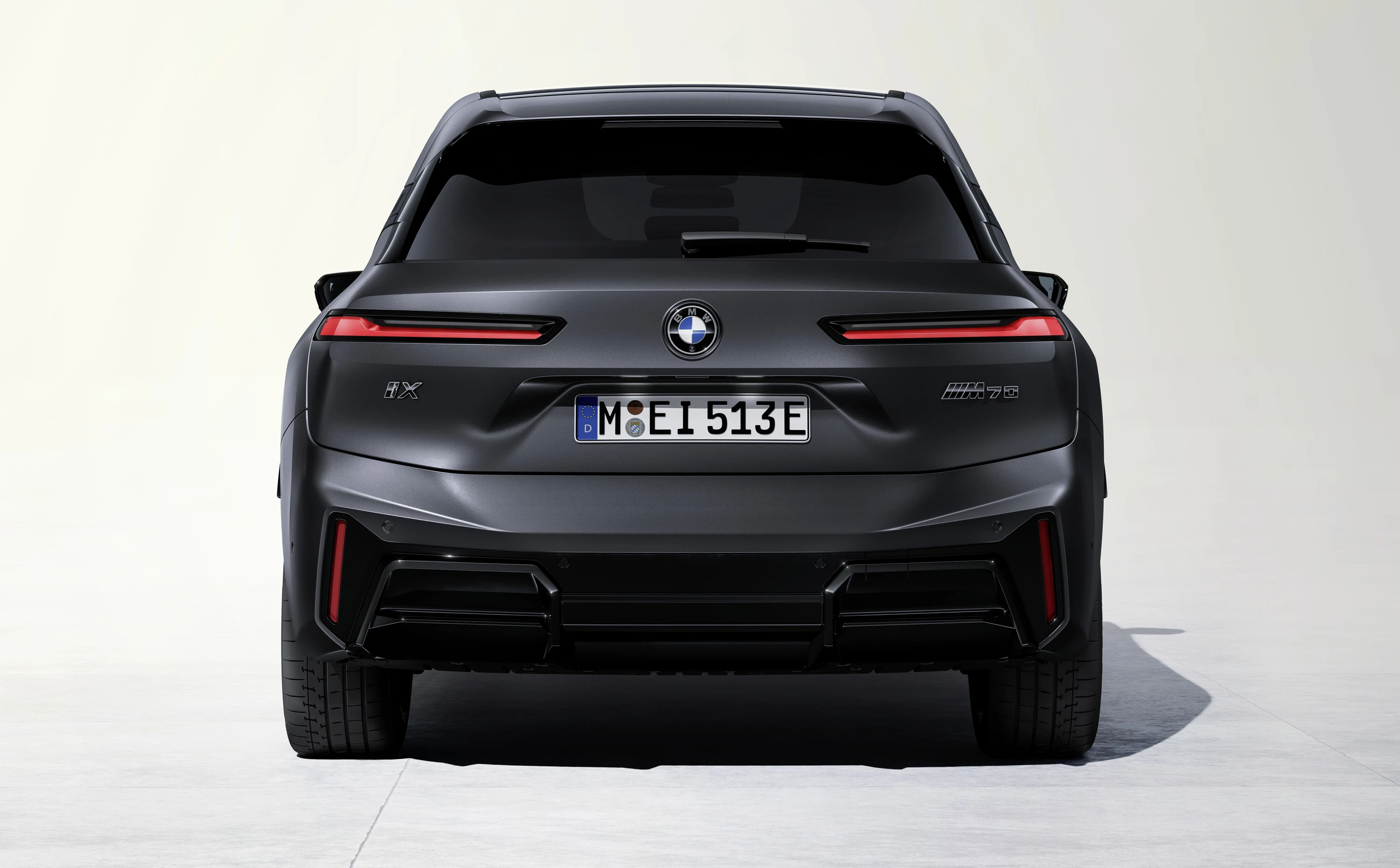 BMW iX M70 xDrive exterior view
