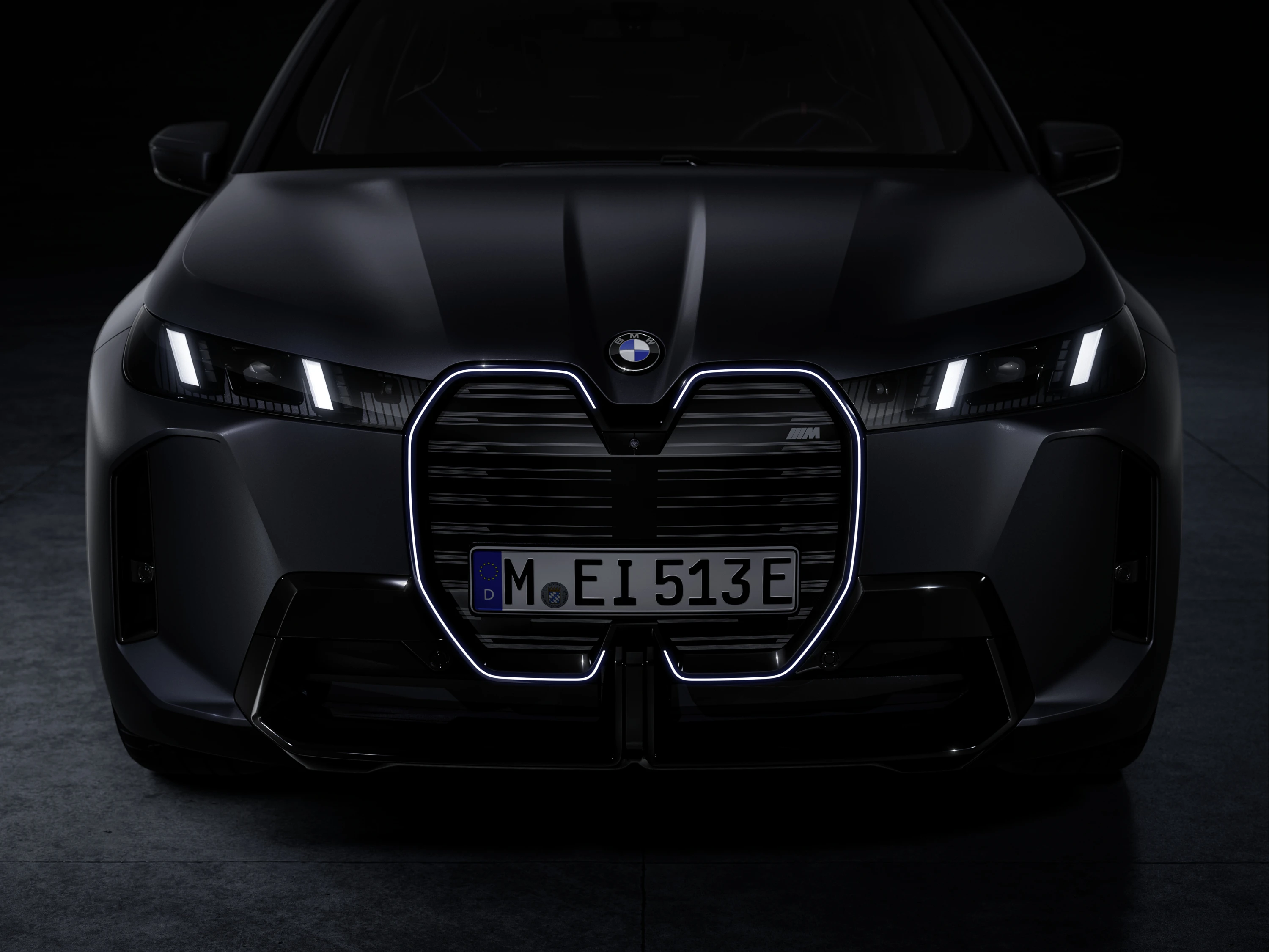 BMW iX M70 xDrive headlights view