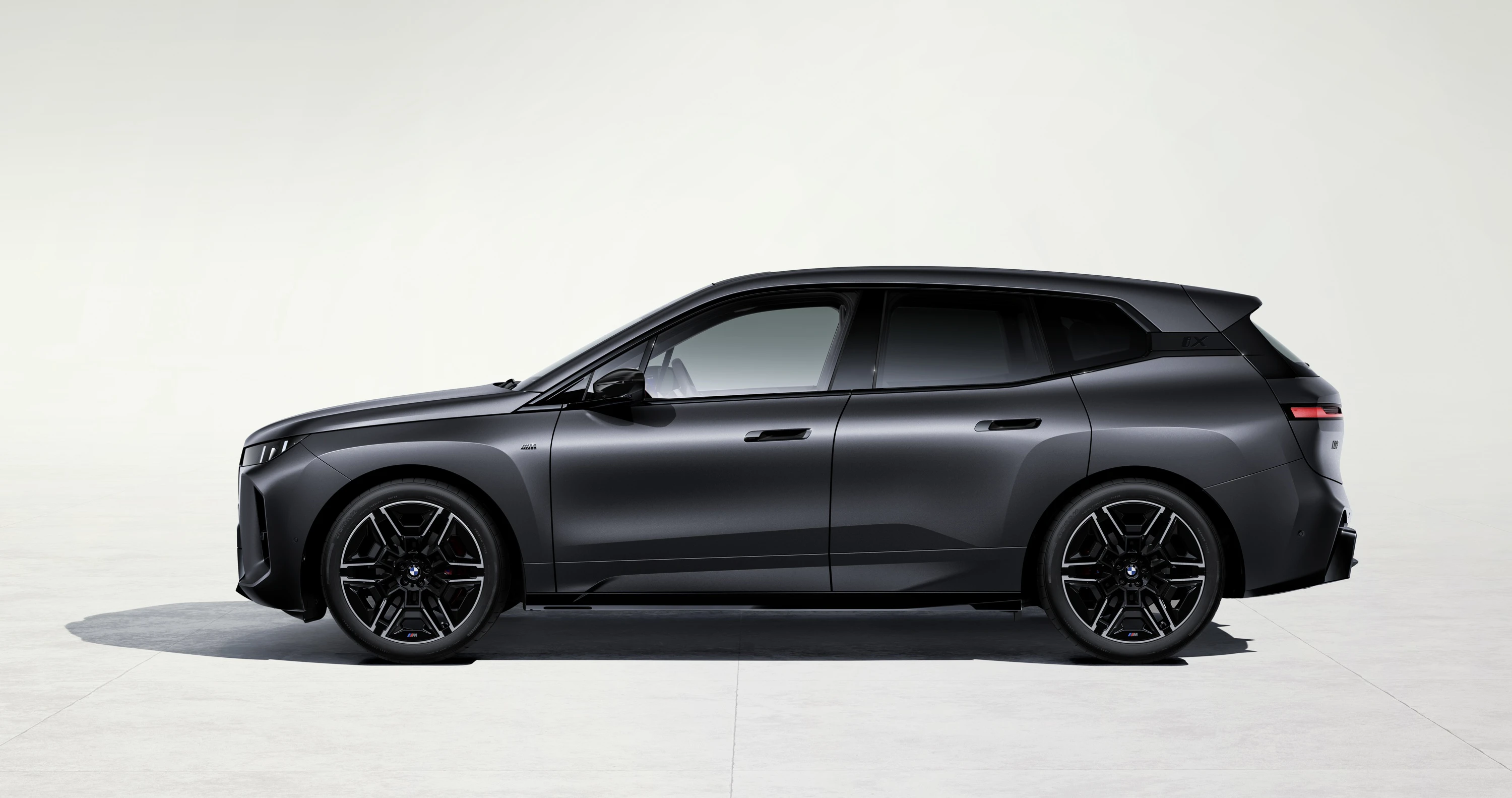 BMW iX M70 xDrive exterior view
