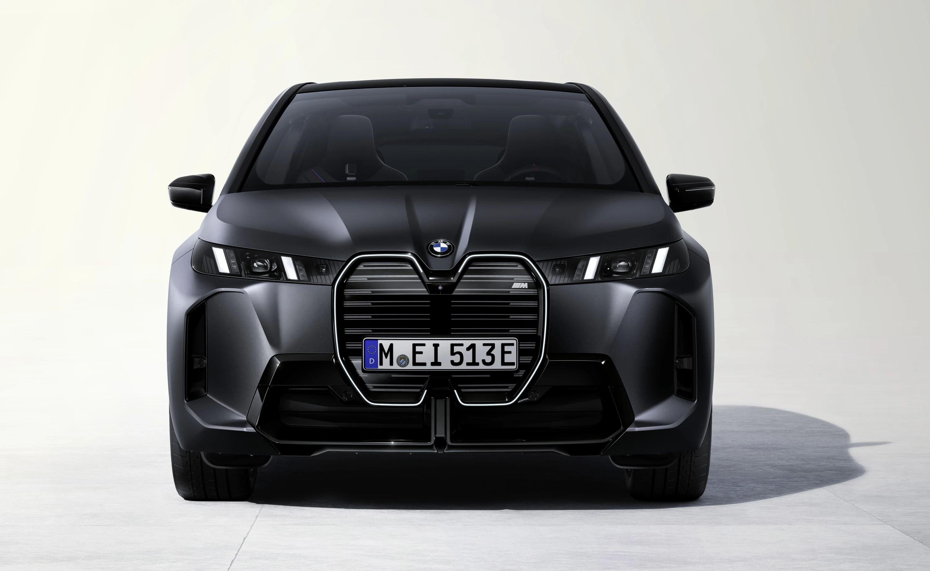 BMW iX M70 xDrive exterior view