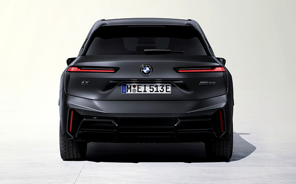 BMW iX M70 xDrive exterior view