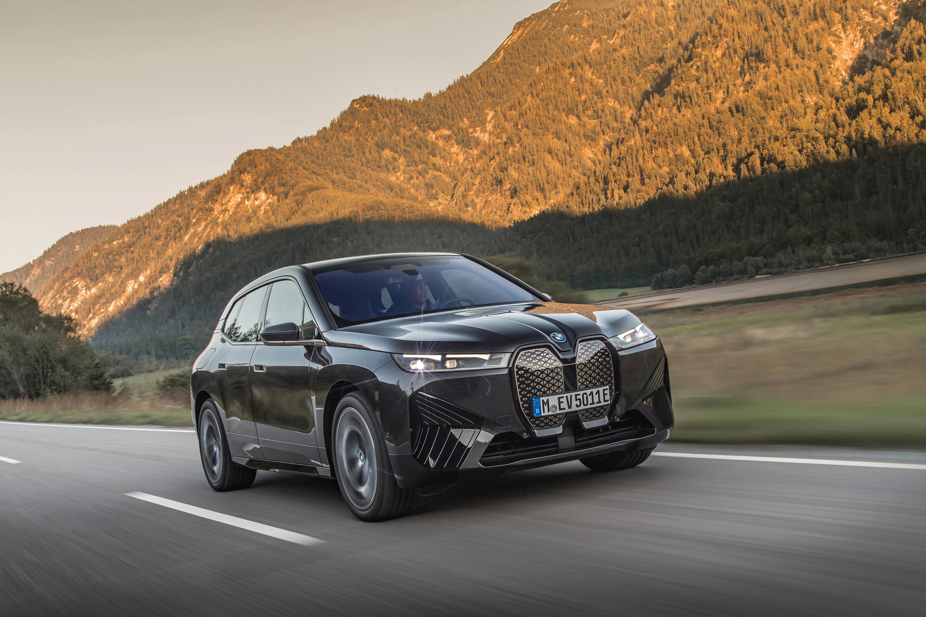 BMW iX xDrive40 electric vehicle variant