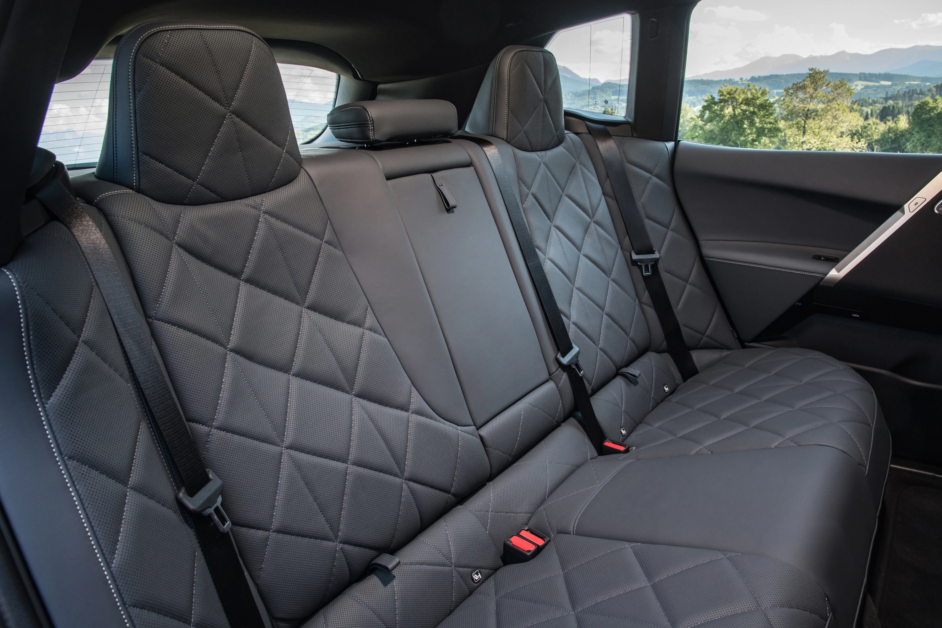 BMW iX xDrive50 rearseat view