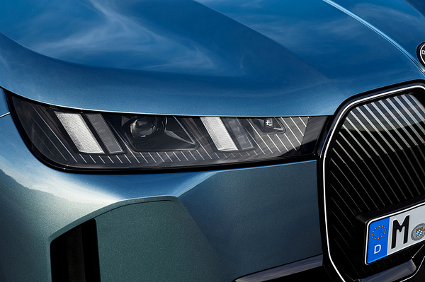 BMW iX xDrive60 headlights view