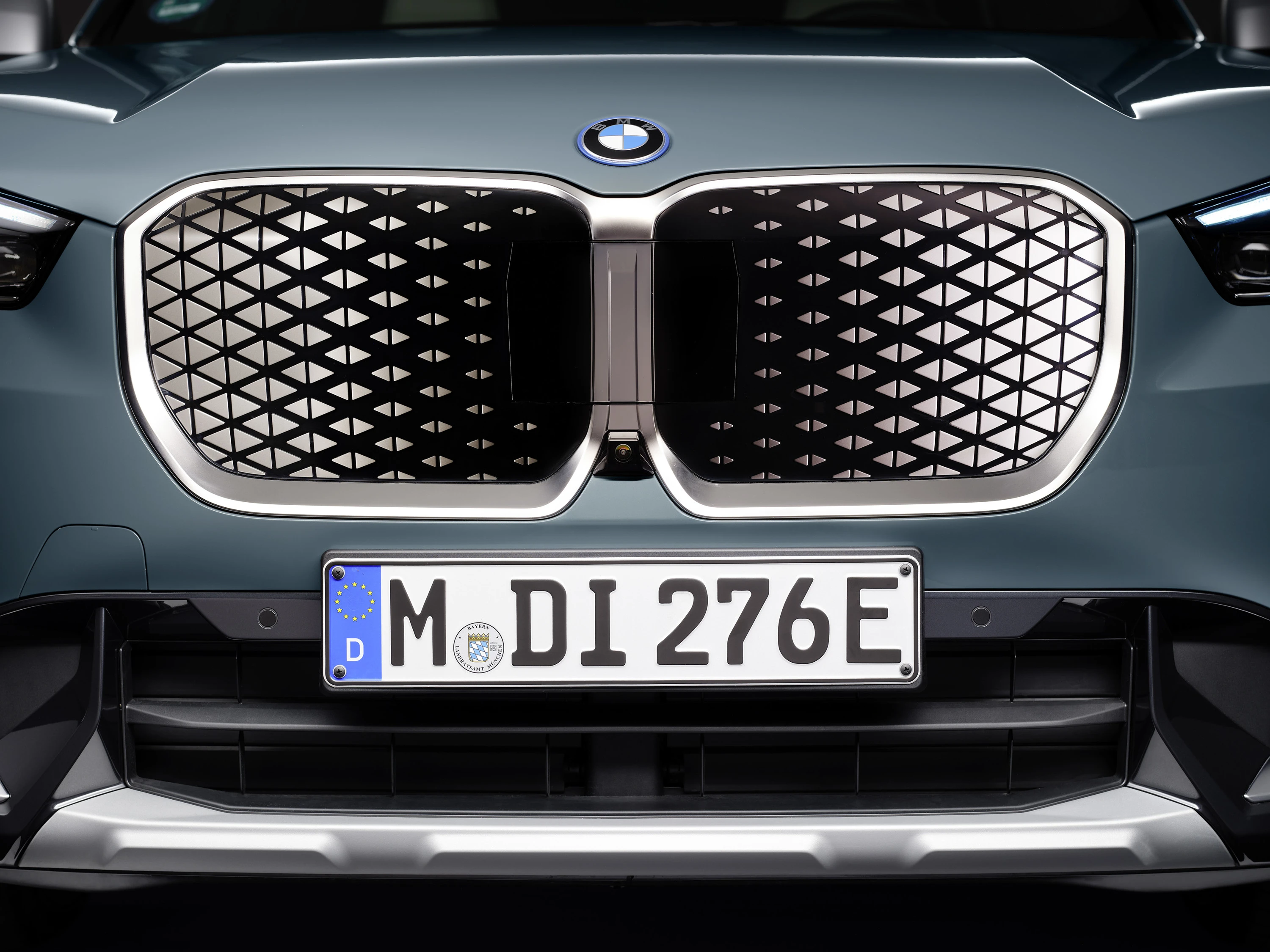BMW iX1 eDrive20 exterior view