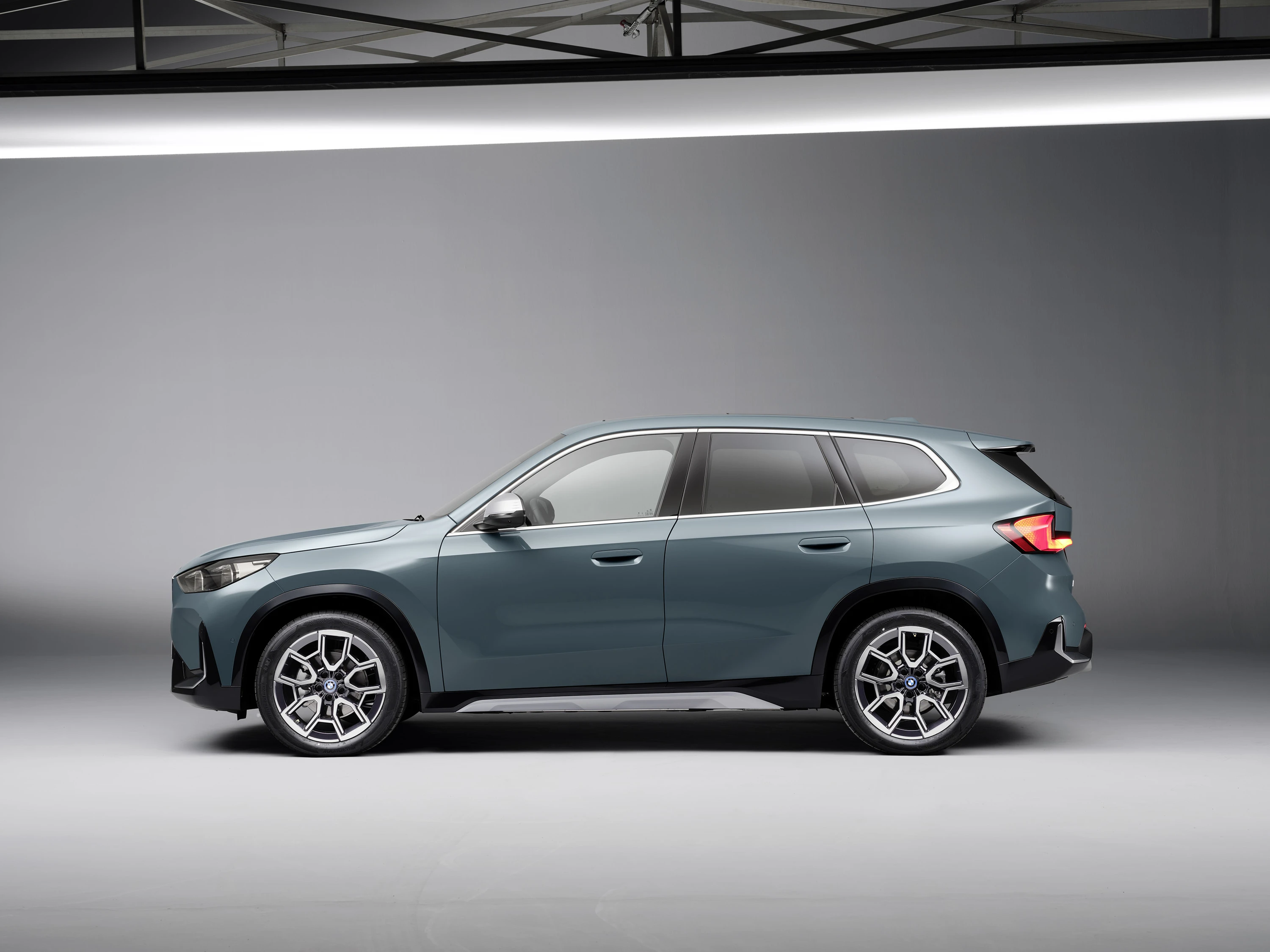 BMW iX1 eDrive20 exterior view