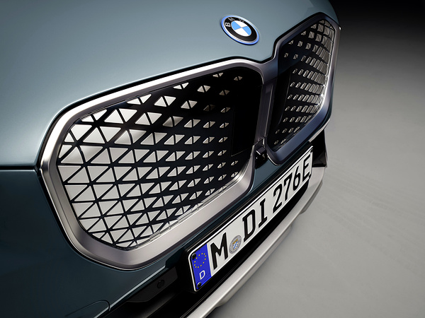 BMW iX1 eDrive20 exterior view