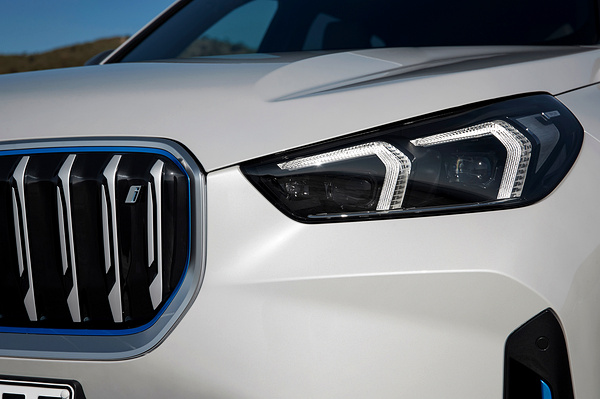 BMW iX1 xDrive30 headlights view