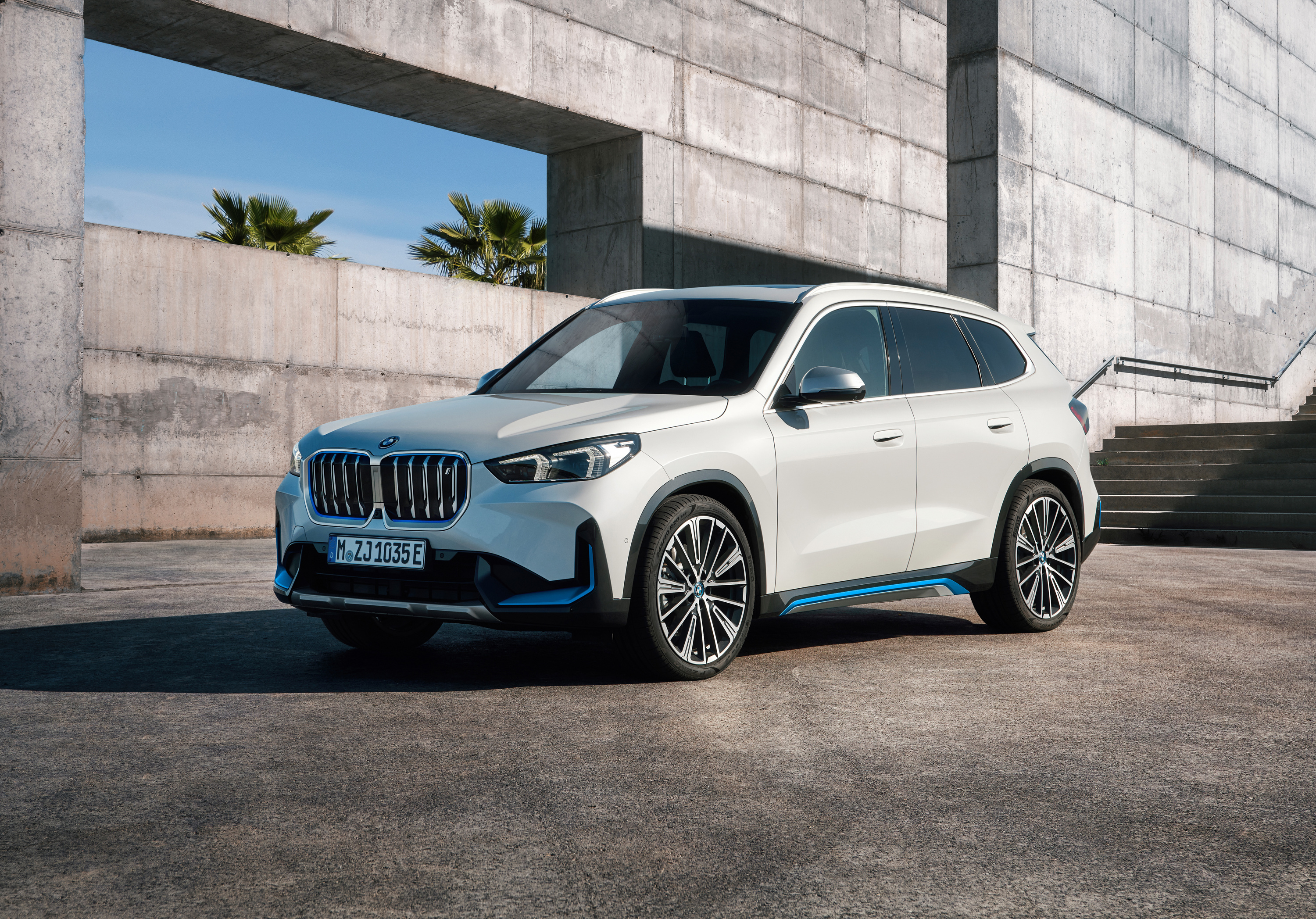 BMW iX1 xDrive30 electric vehicle exterior