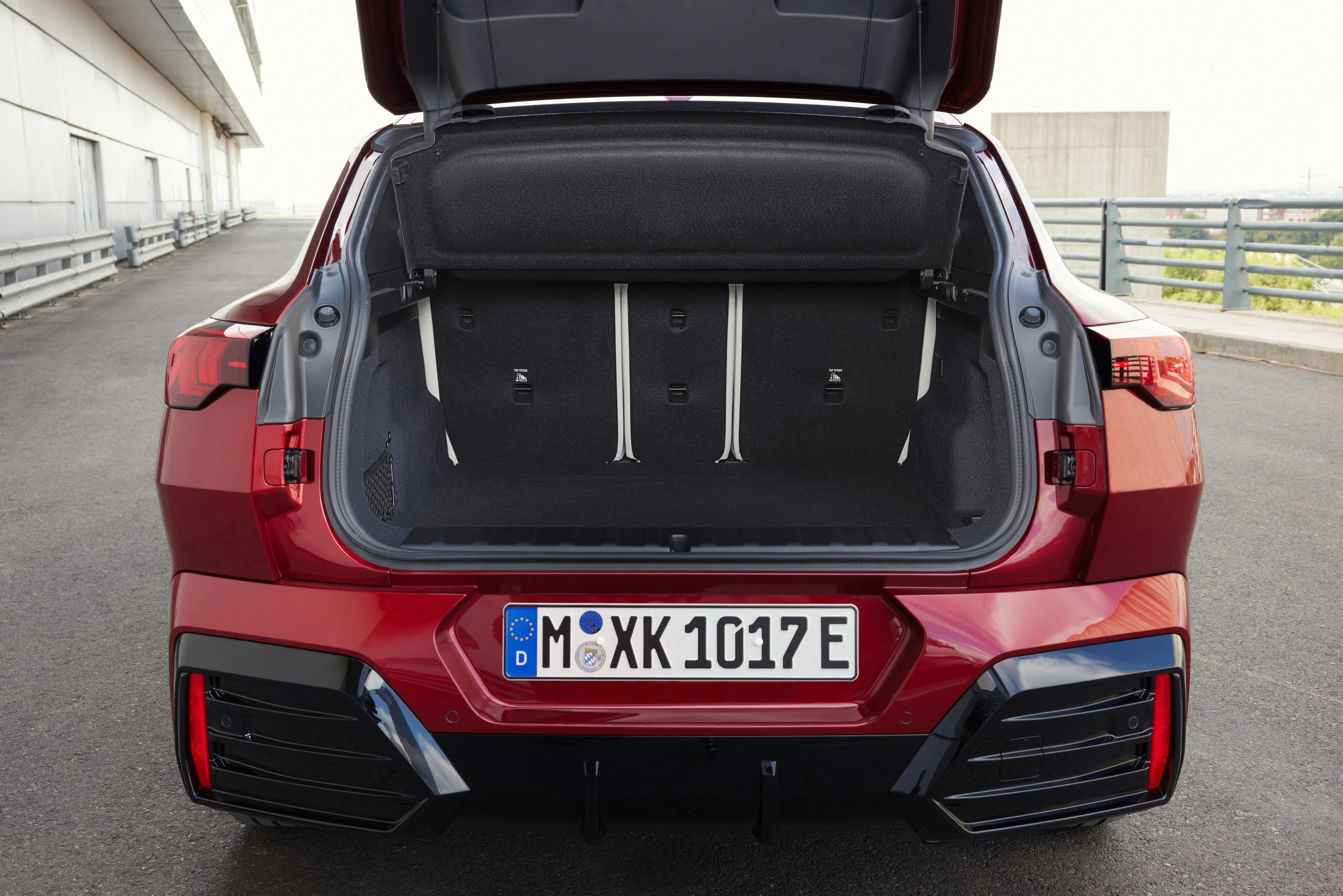 BMW iX2 eDrive20 trunk view