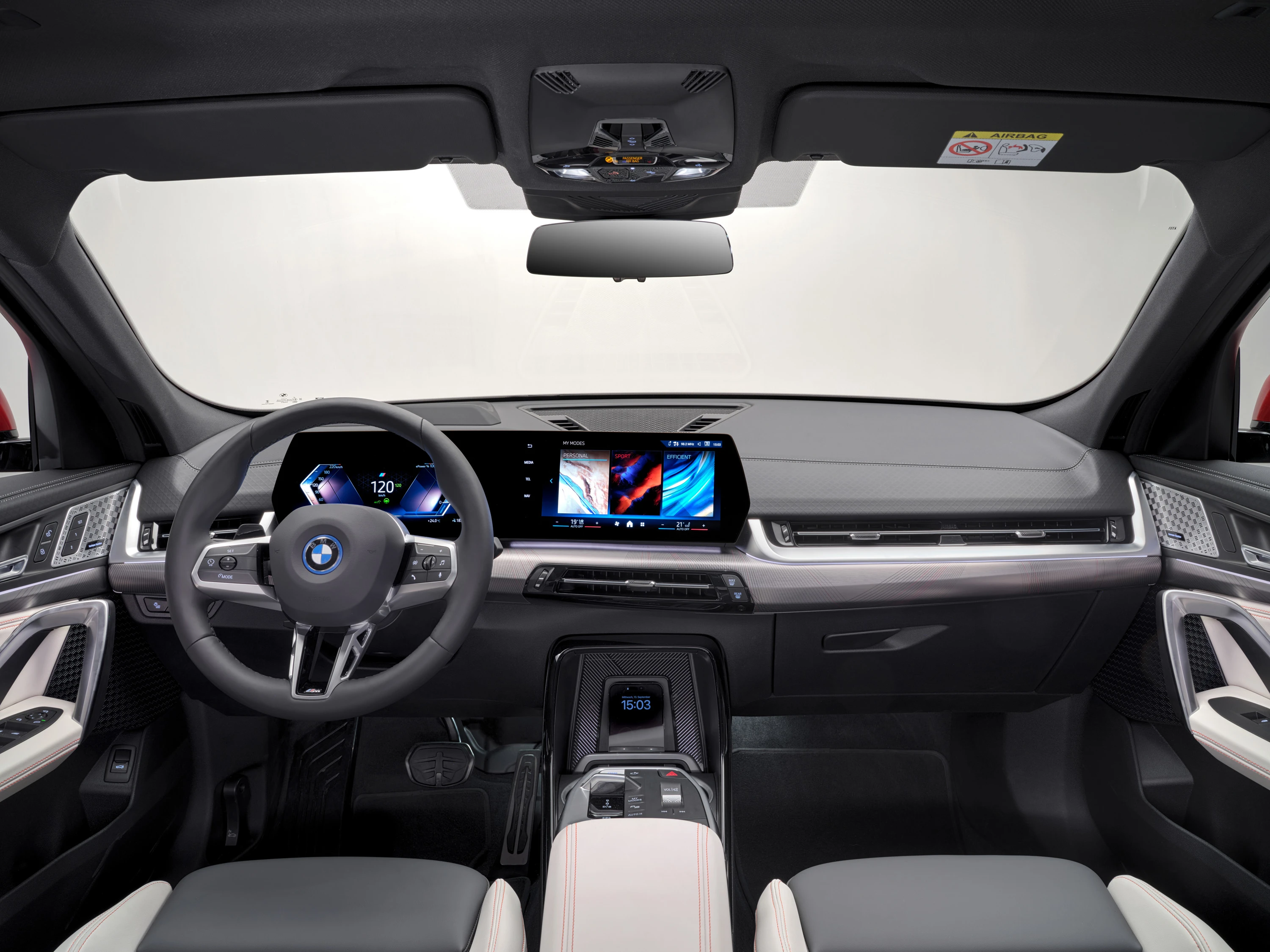 BMW iX2 eDrive20 screens view