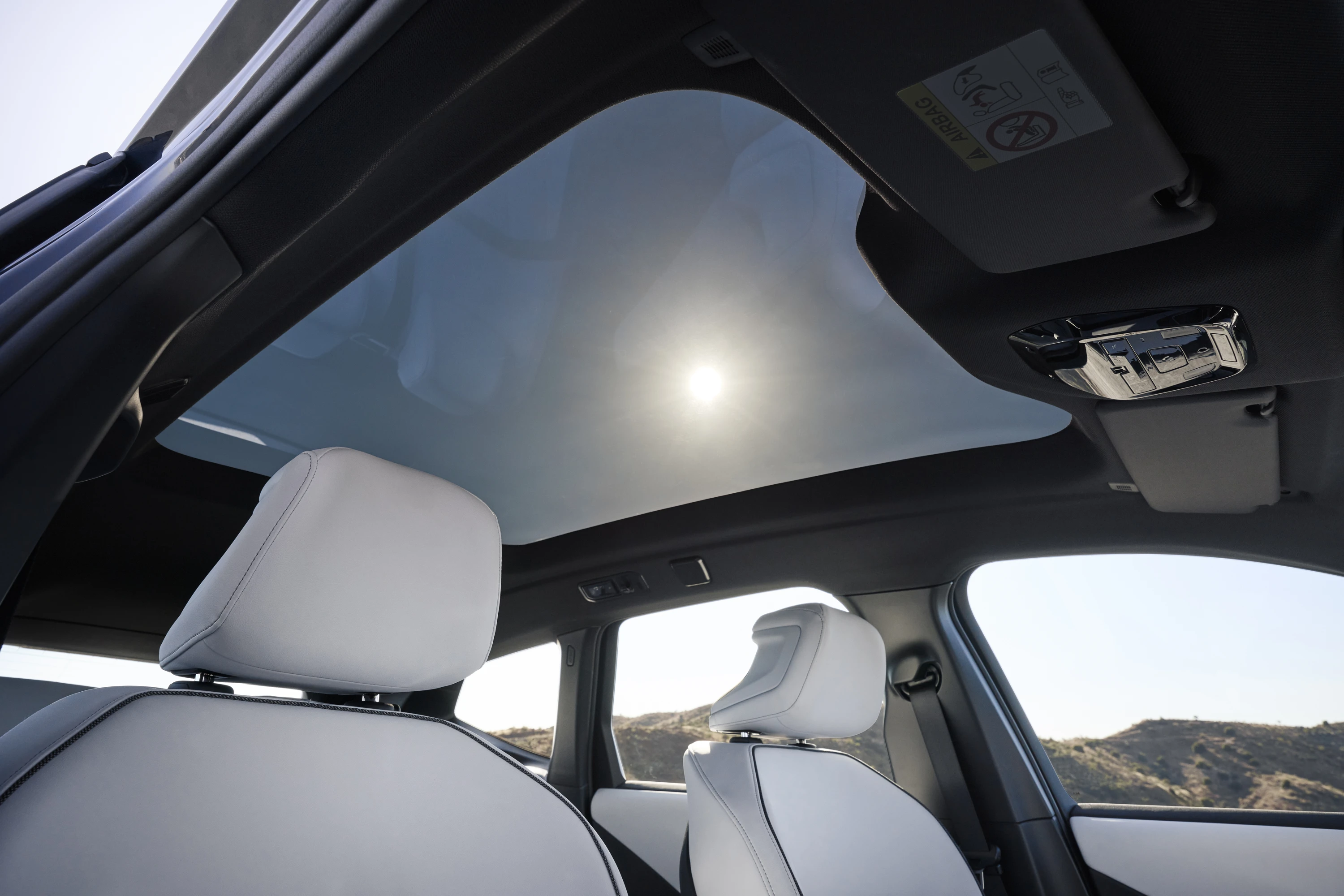 BMW iX3 50 xDrive roof view