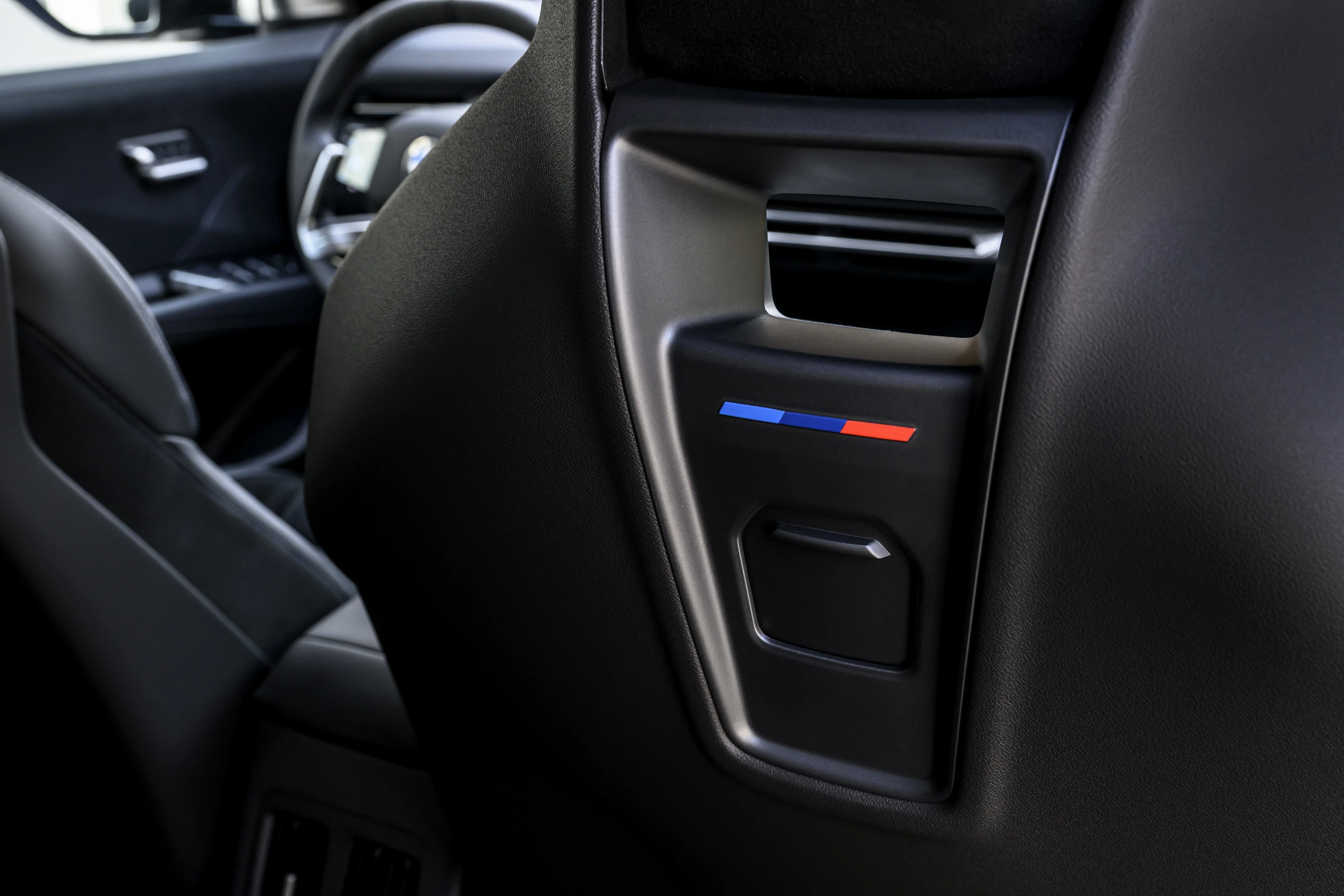 BMW iX3 50 xDrive details view