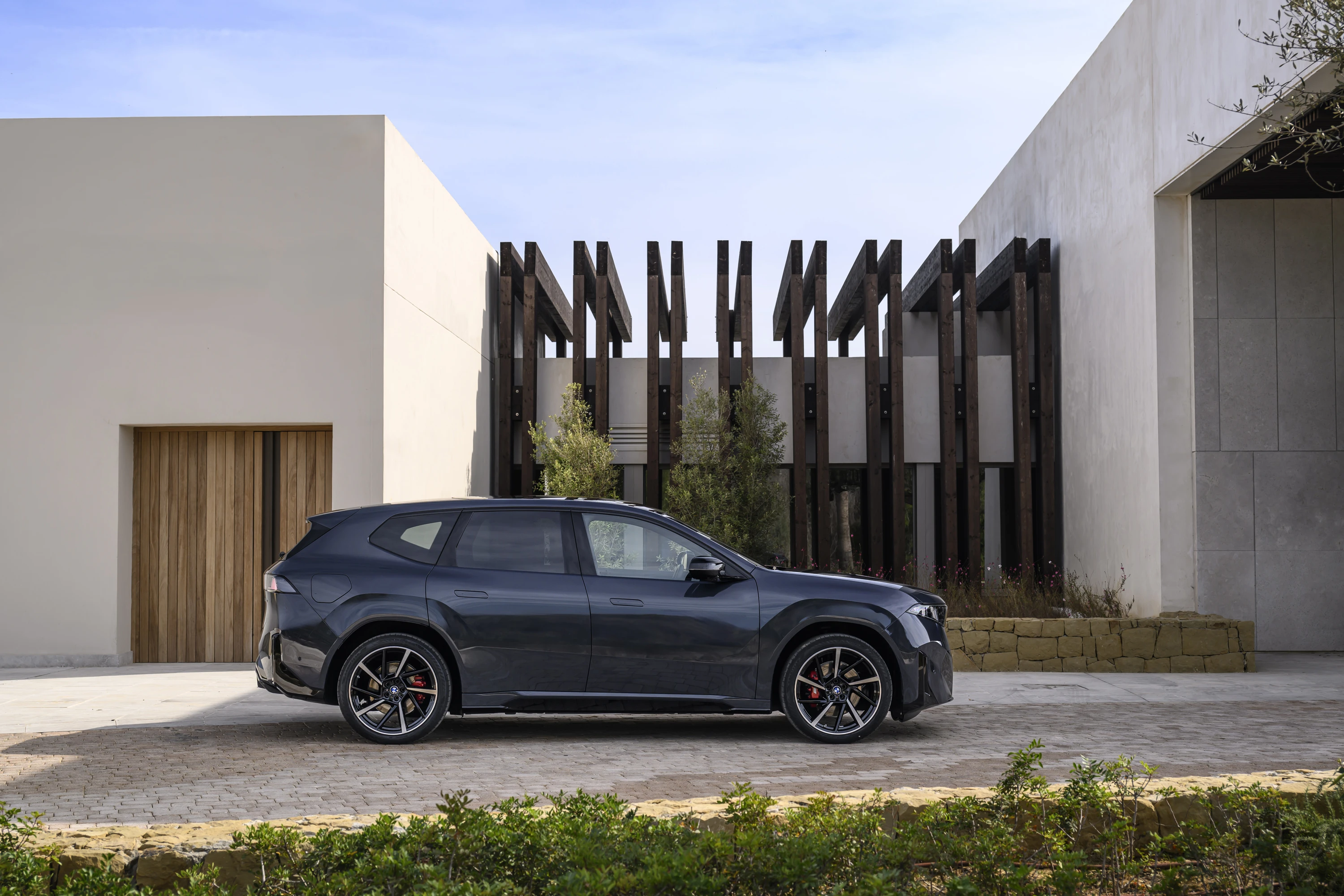 BMW iX3 50 xDrive exterior view
