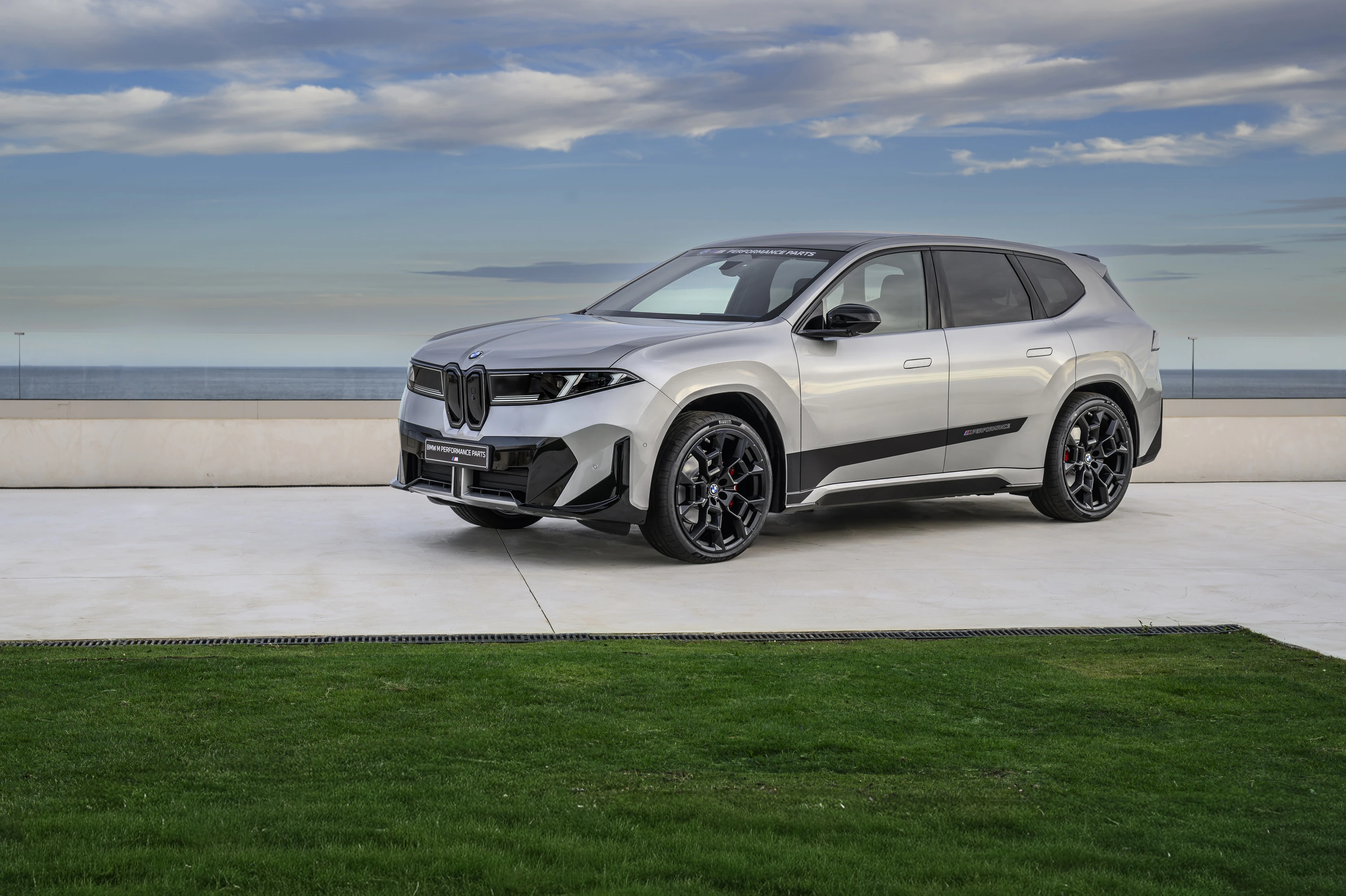 BMW iX3 50 xDrive exterior view