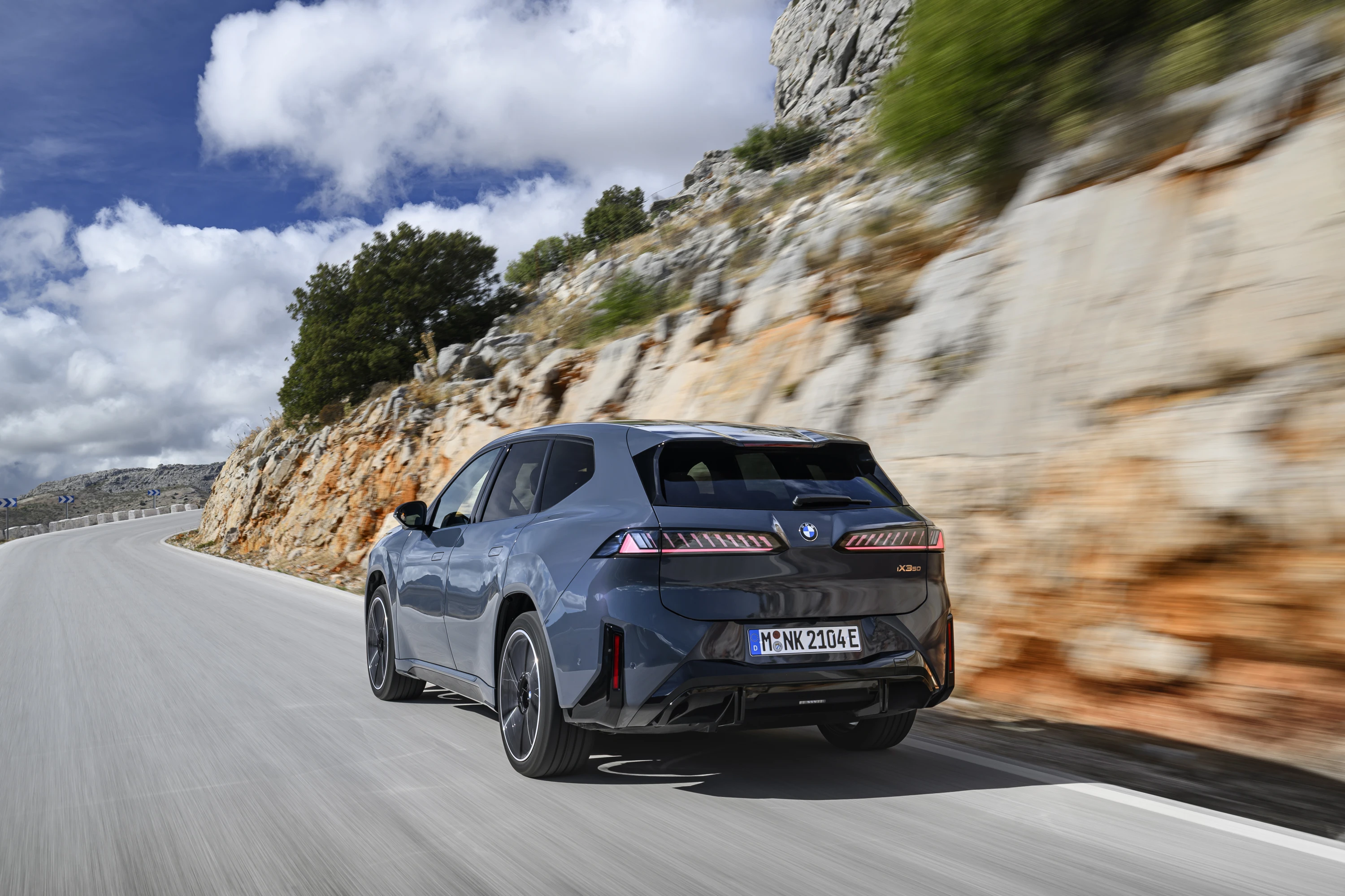 BMW iX3 50 xDrive exterior view