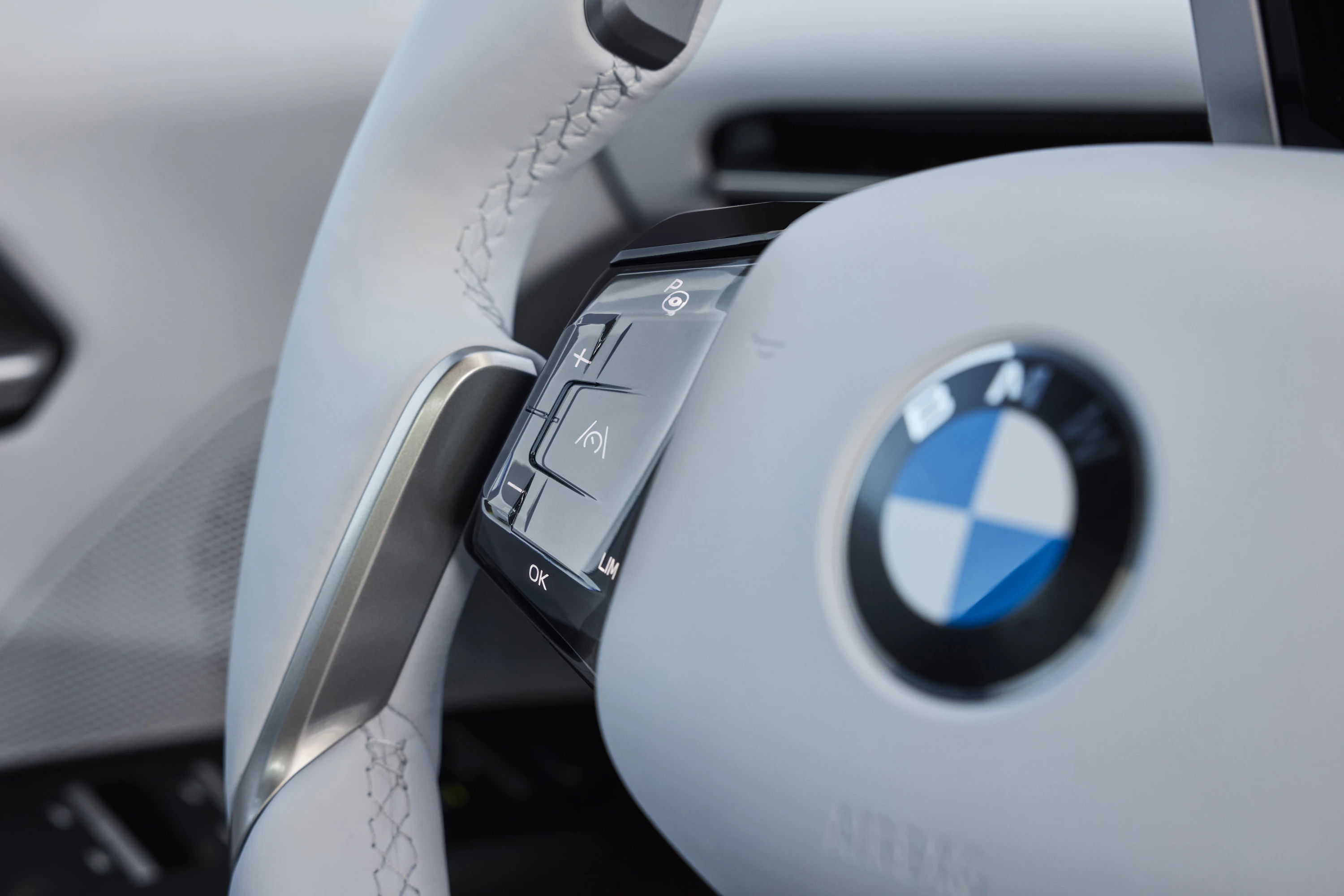 BMW iX3 50 xDrive details view