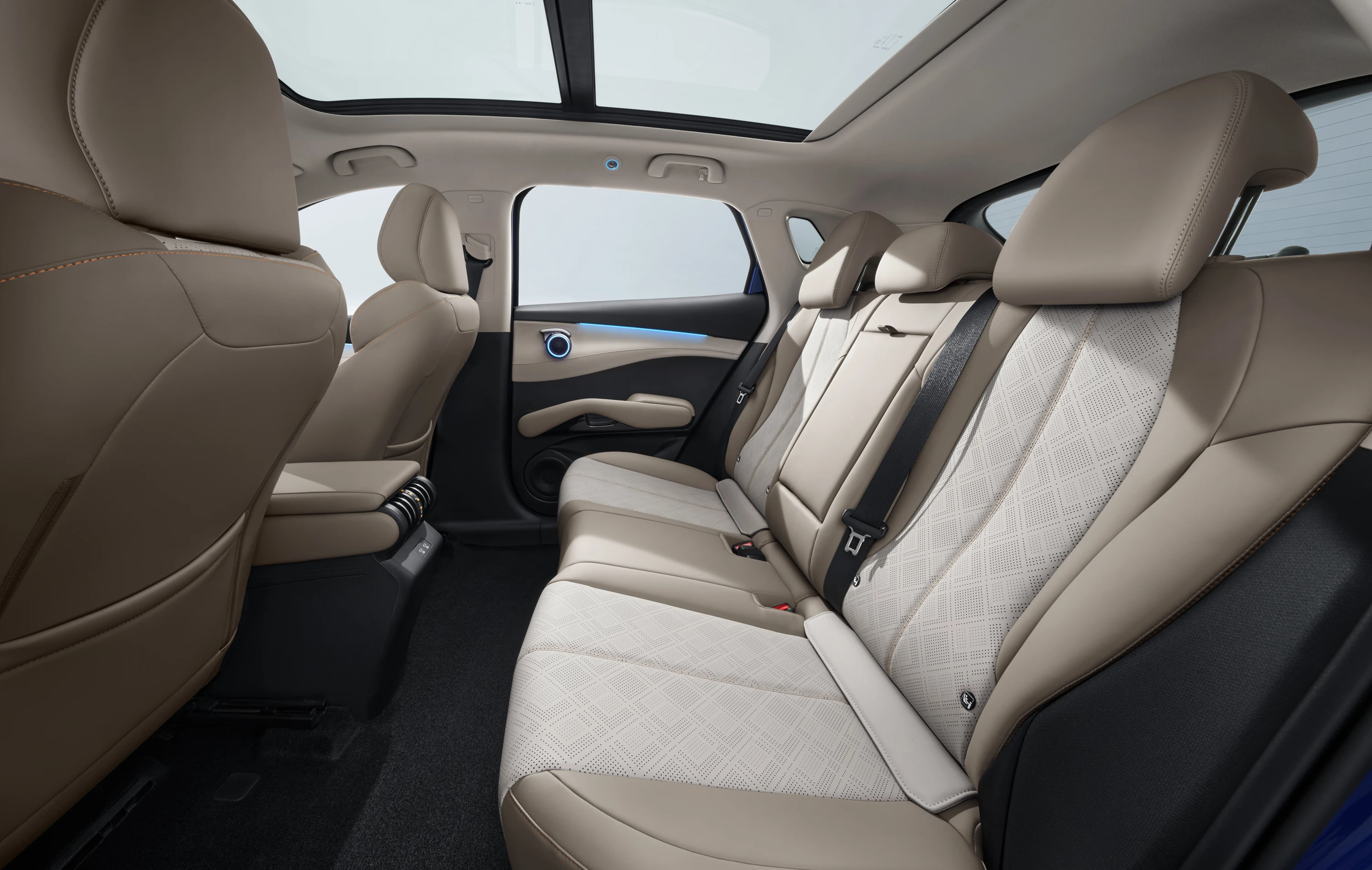 BYD ATTO 3 EVO RWD secondrowseats view