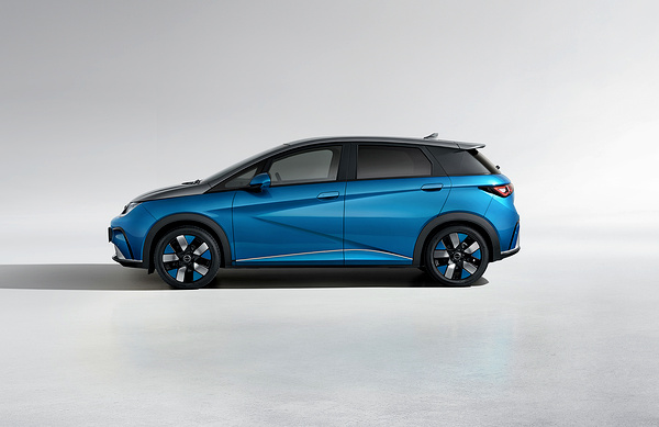 BYD Dolphin 44.9kWh Boost exterior view