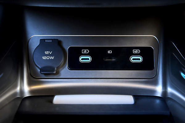 BYD Dolphin 60.4kWh interior view