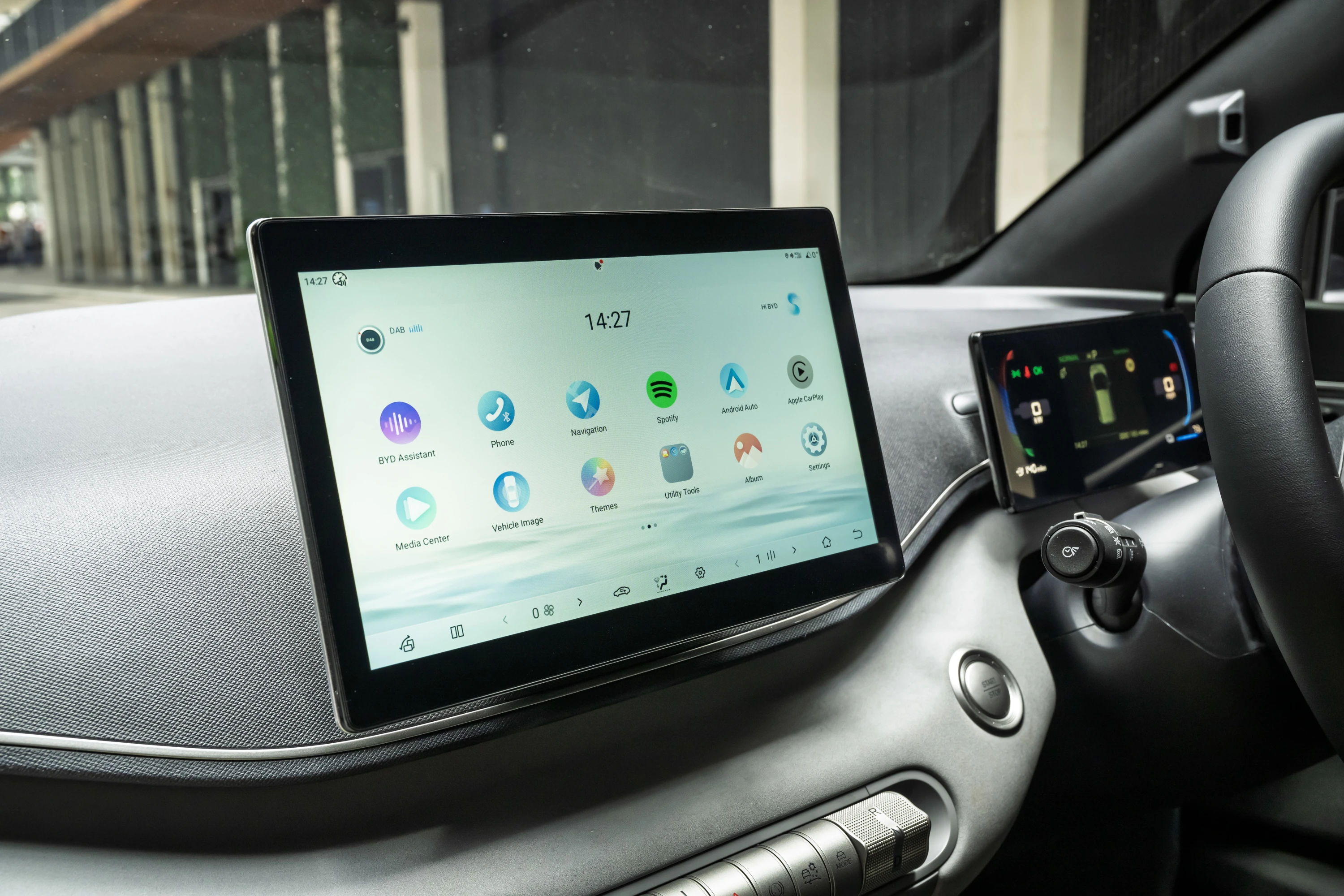 BYD Dolphin Surf Comfort screens view