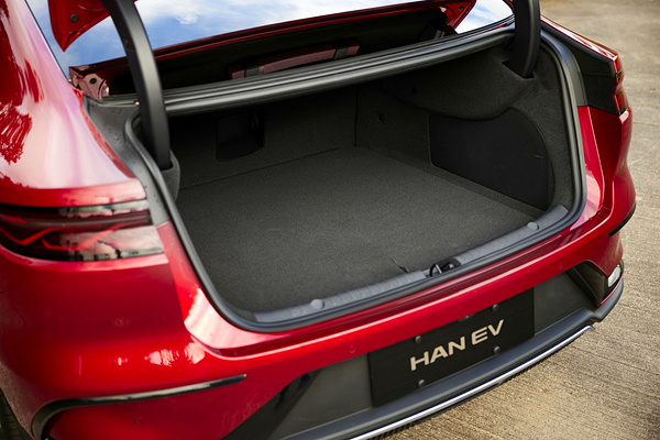 BYD Han trunk view