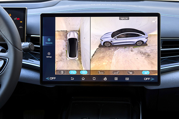 BYD Seal AWD screens view