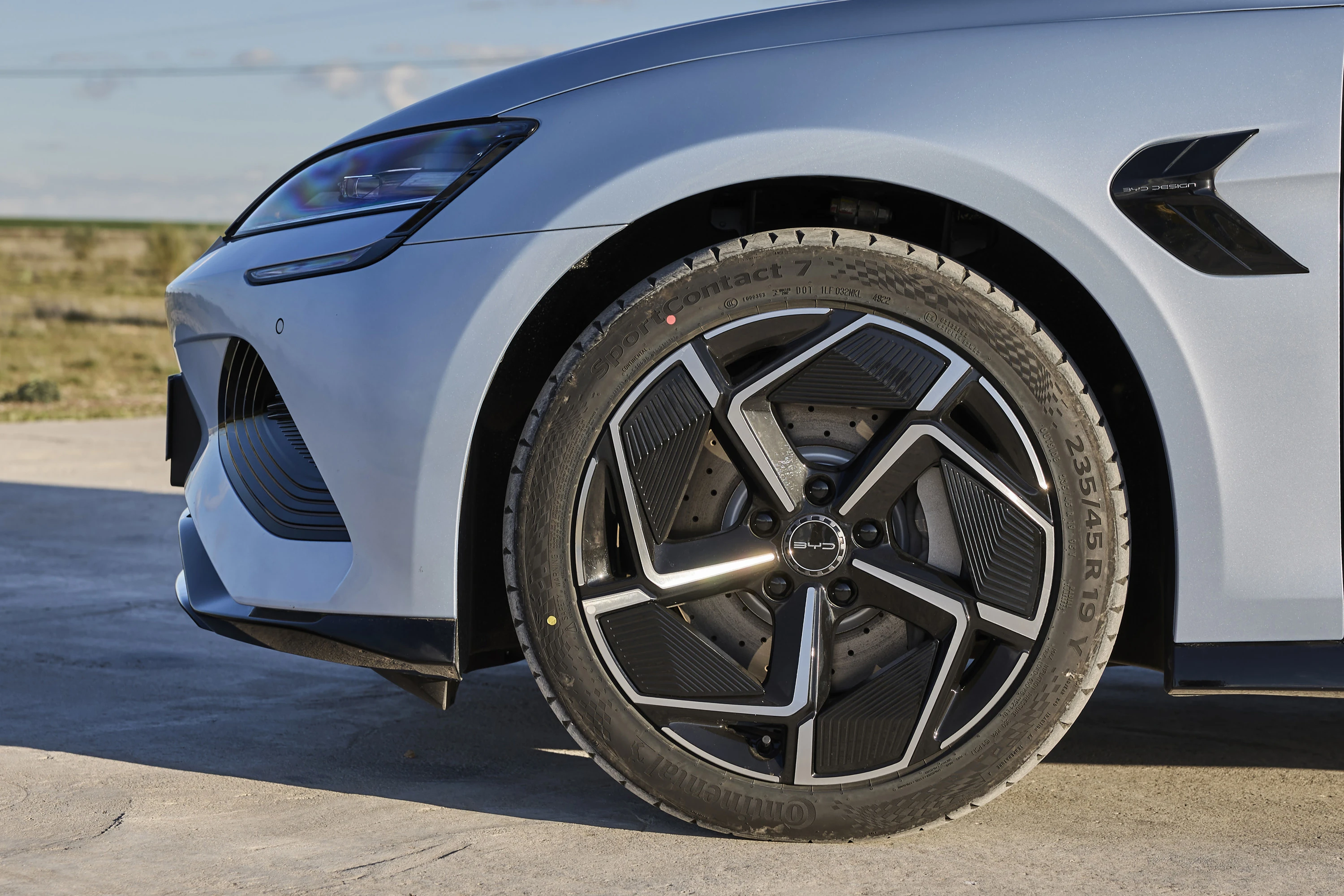 BYD Seal RWD wheels view