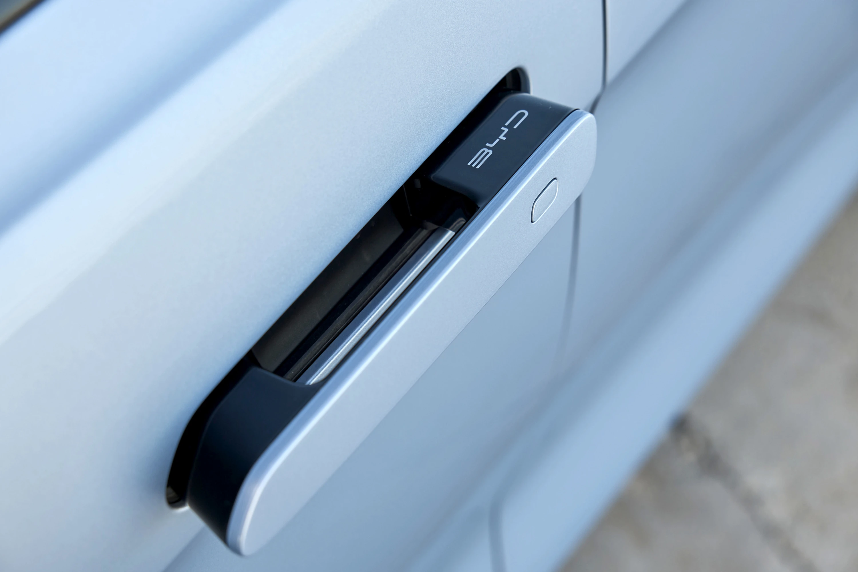 BYD Seal RWD doorhandle view