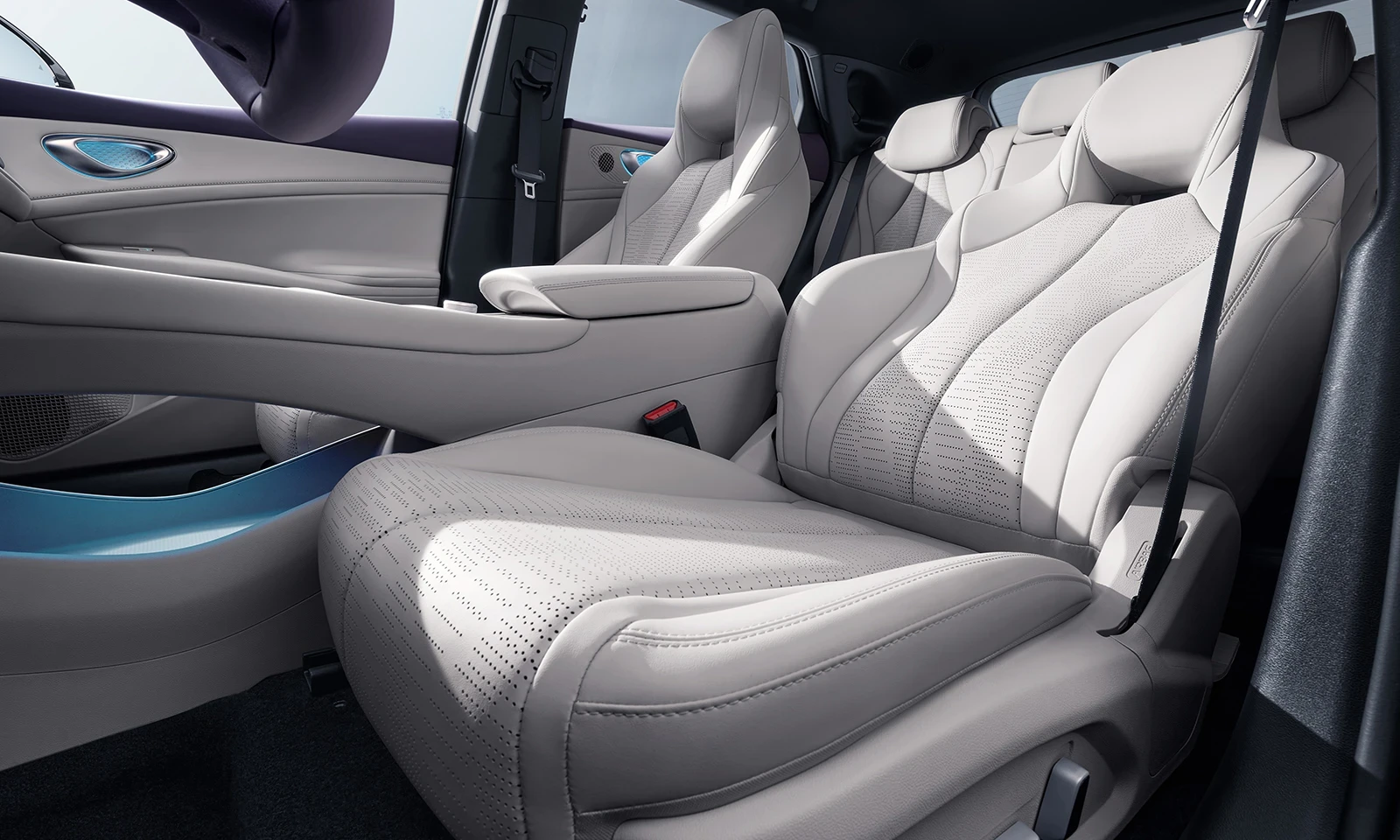 BYD Seal 06 GT 520 frontseats view