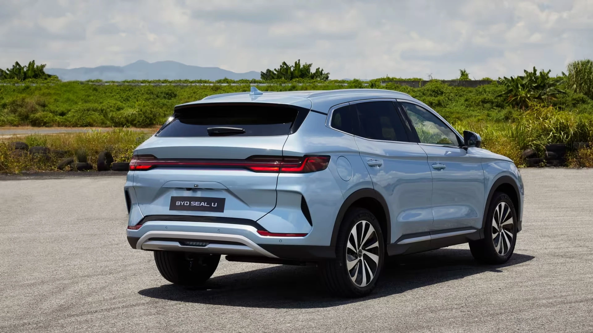 BYD Seal U Design exterior view